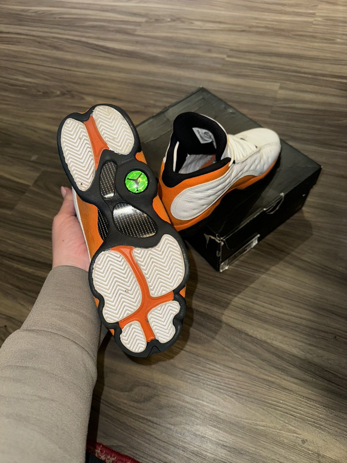 Jordan Brand White orange black starfish Jordan Size US 6.5 / EU 39-40 - 7 Thumbnail