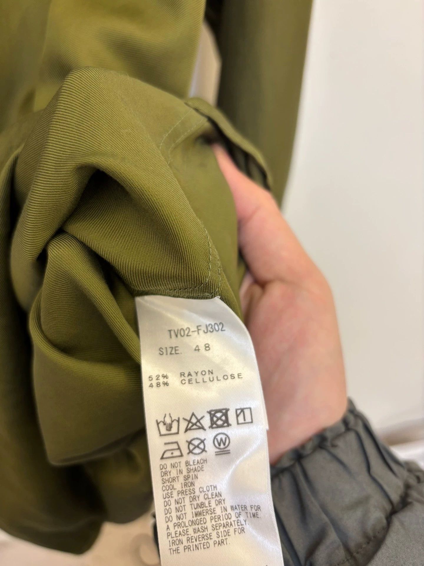 TOGA VIRILIS Toga Virilis Detachable Scarf Shirt 95% New Size 48 Size US M / EU 48-50 / 2 - 8 Thumbnail