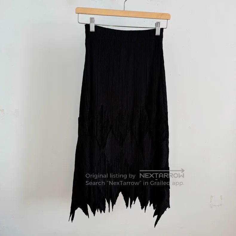 Issey Miyake Issey Miyake size:1 Black Midi Skirt Size 22" - 2 Thumbnail