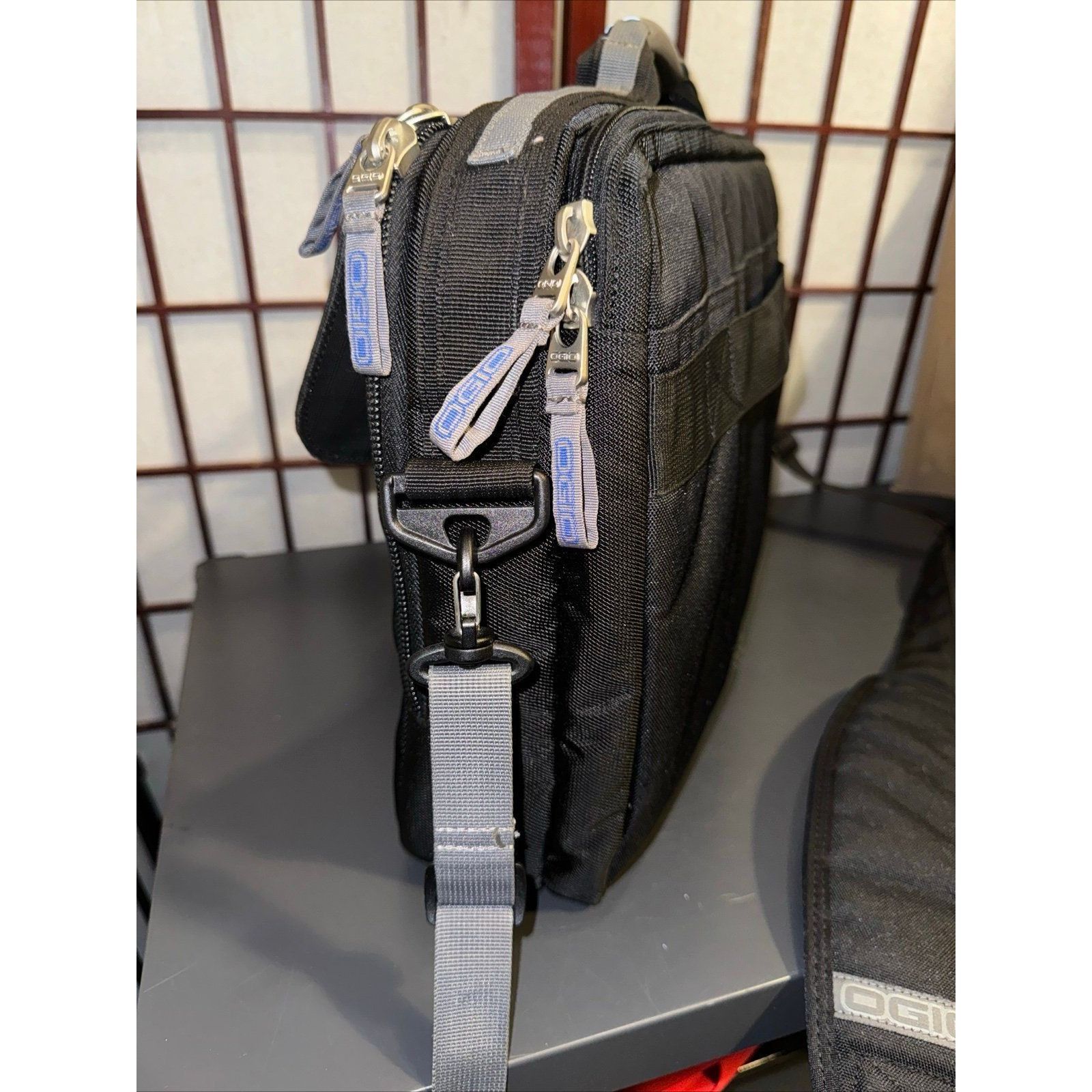 Ogio OGIO Performance Large Messenger Bag Laptop Mac Book Work Tr Size ONE SIZE - 9 Thumbnail