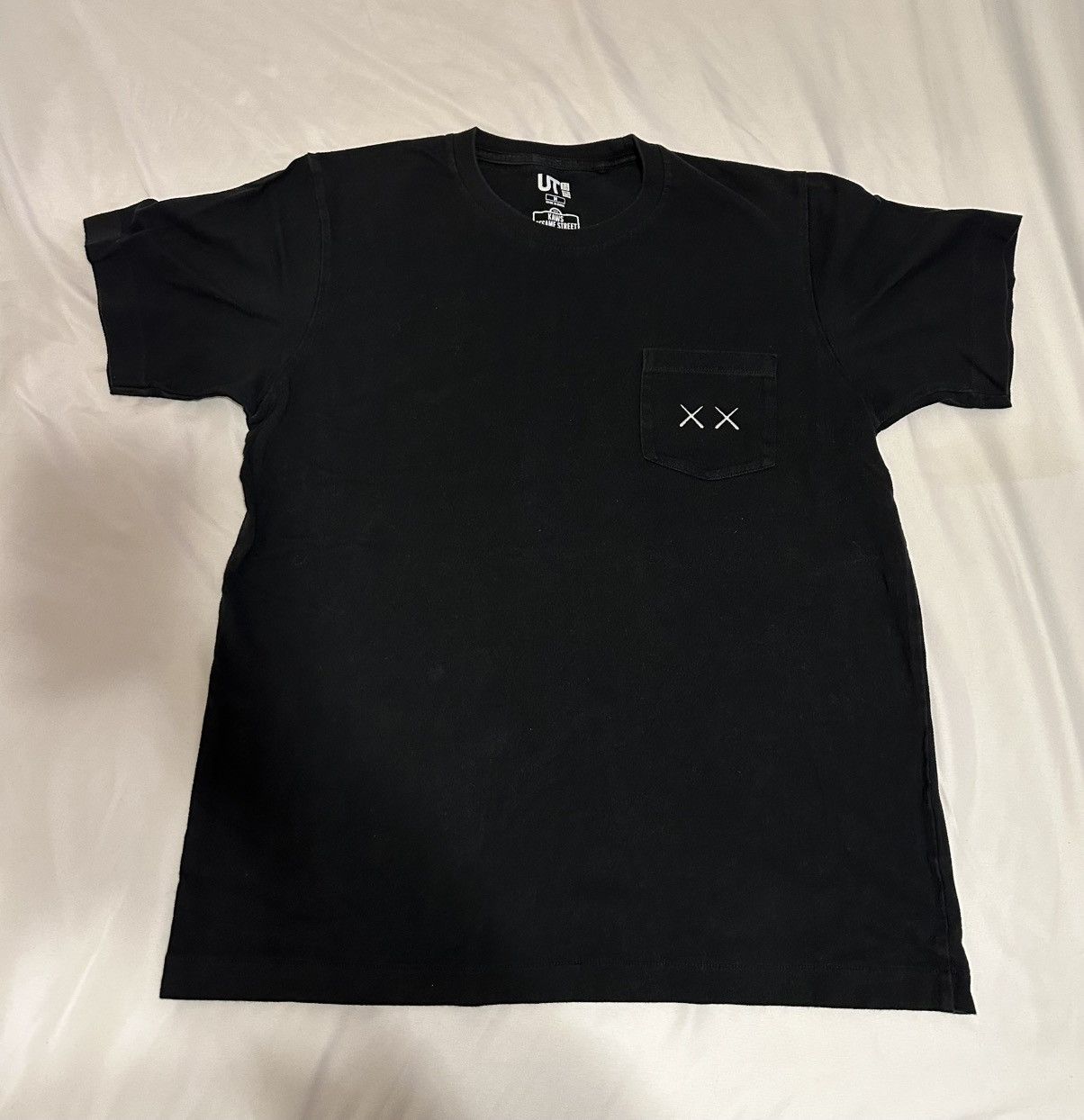 Kaws × Uniqlo KAWS Uniqlo Sesame Street Pocket Tee Size US M / EU 48-50 / 2 - 1 Thumbnail