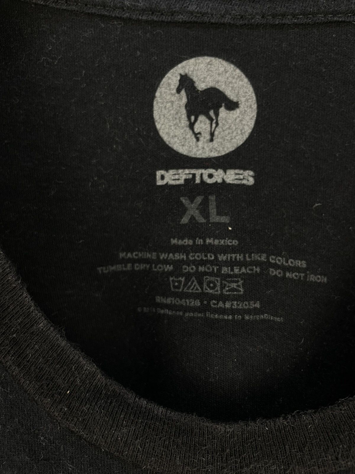 Band Tees Deftones 2015 tour t shirt Size US XL / EU 56 / 4 - 6 Thumbnail