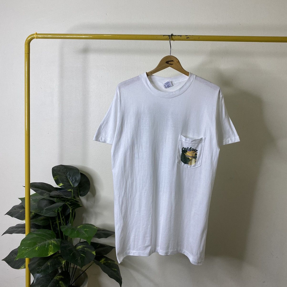 Vintage 1990s Outdoor Bass Fish T Shirt Size US L / EU 52-54 / 3 - 6 Thumbnail