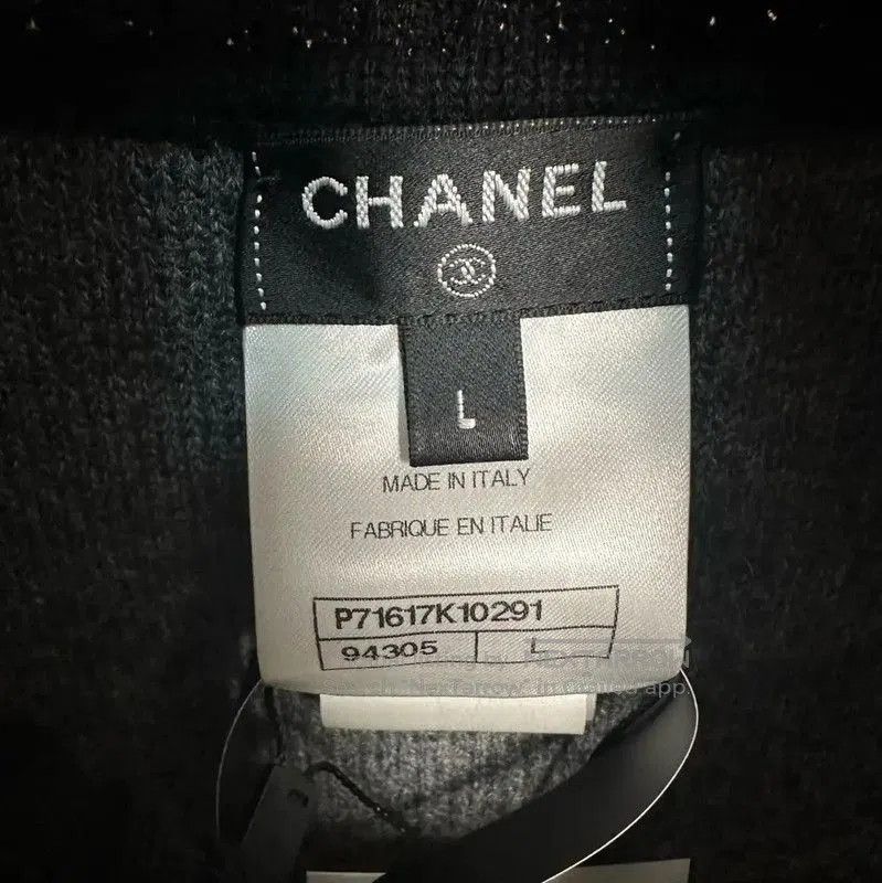 Chanel Chanel Black Wool Blend Ladies' Top with 22 . Size L / US 10 / IT 46 - 4 Thumbnail