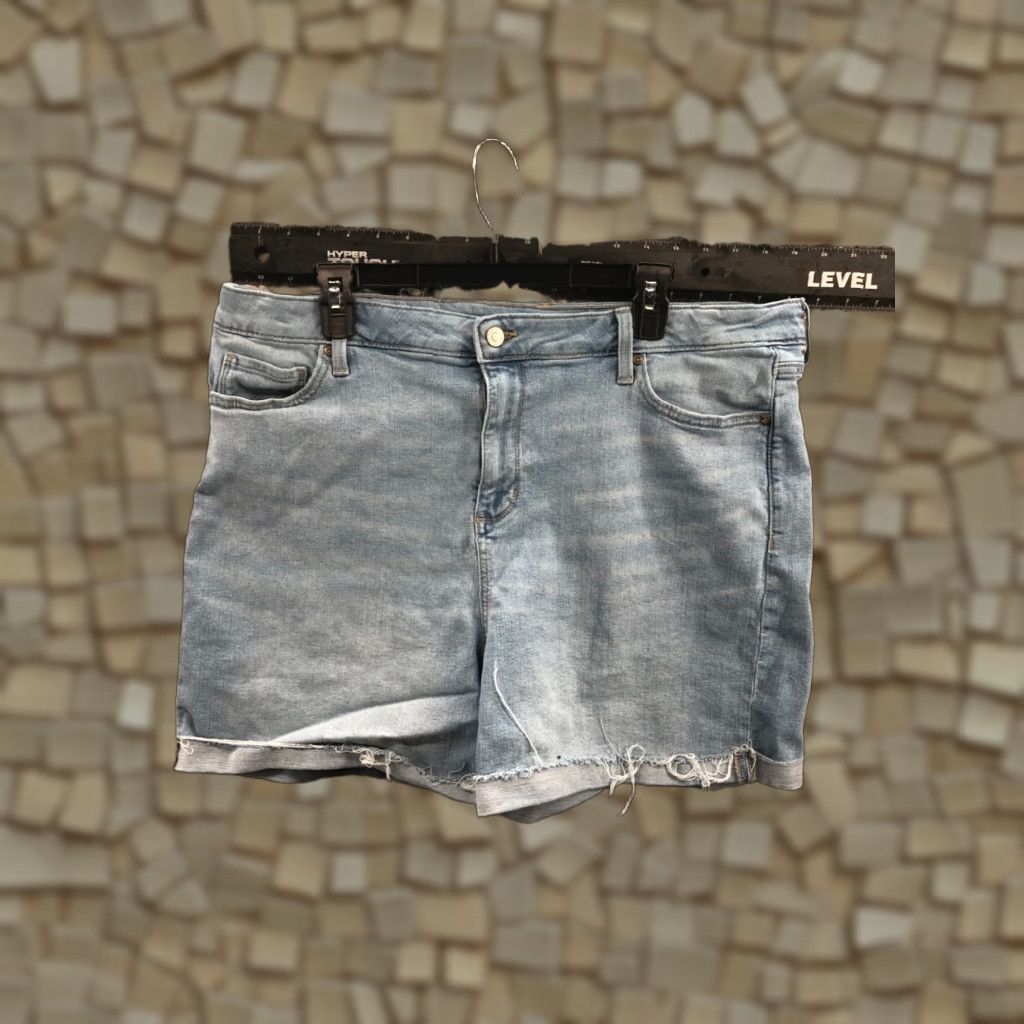 Vintage SONOMA Boyfriend Shorts Womens Size 18W Mid Rise Medium Wash Blue Shorts Womens 18W Denim 5-Pocket Design Public Vintage No Size 40" / US 18 - 1 Thumbnail