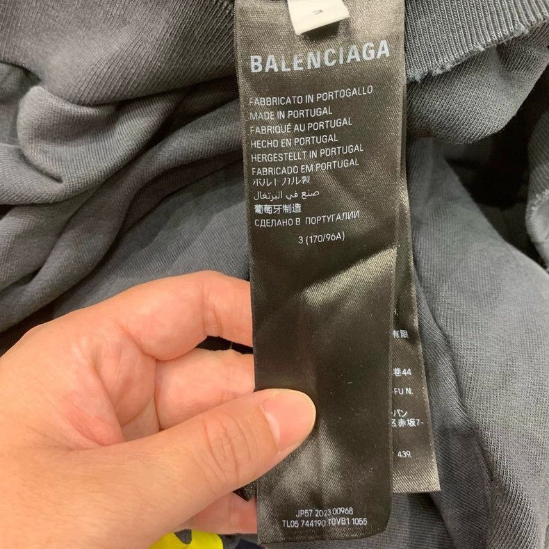 Balenciaga balenciaga black graphic hoodie for sale Size US M / EU 48-50 / 2 - 5 Thumbnail