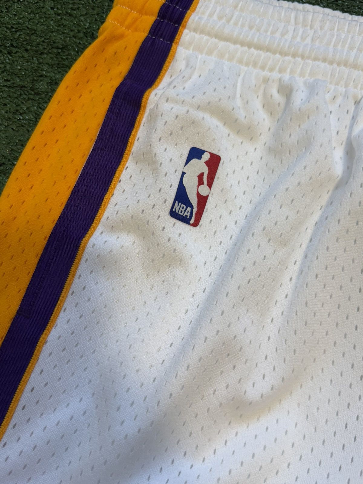 Mitchell & Ness Mens Mitchell & Ness NBA Swingman Shorts Los Angeles Lakers Size US 35 - 3 Thumbnail