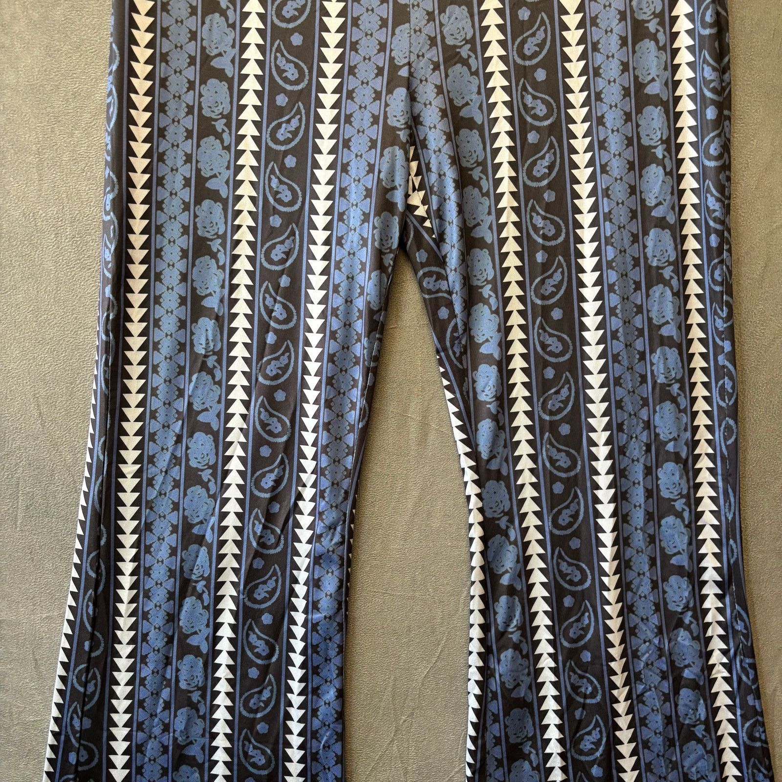 Other Cultural Print Bell Bottom Yoga Pants Workout Exercise Size 32" / US 10 / IT 46 - 10 Thumbnail