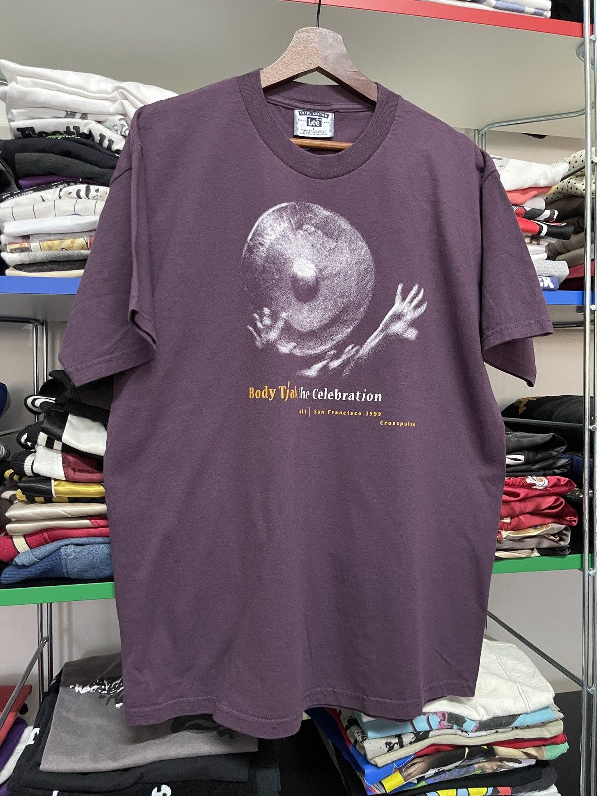 Vintage Vintage 90s Crosspulse Percussion Body Tjak Art Dance Tee Size US L / EU 52-54 / 3 - 2 Thumbnail