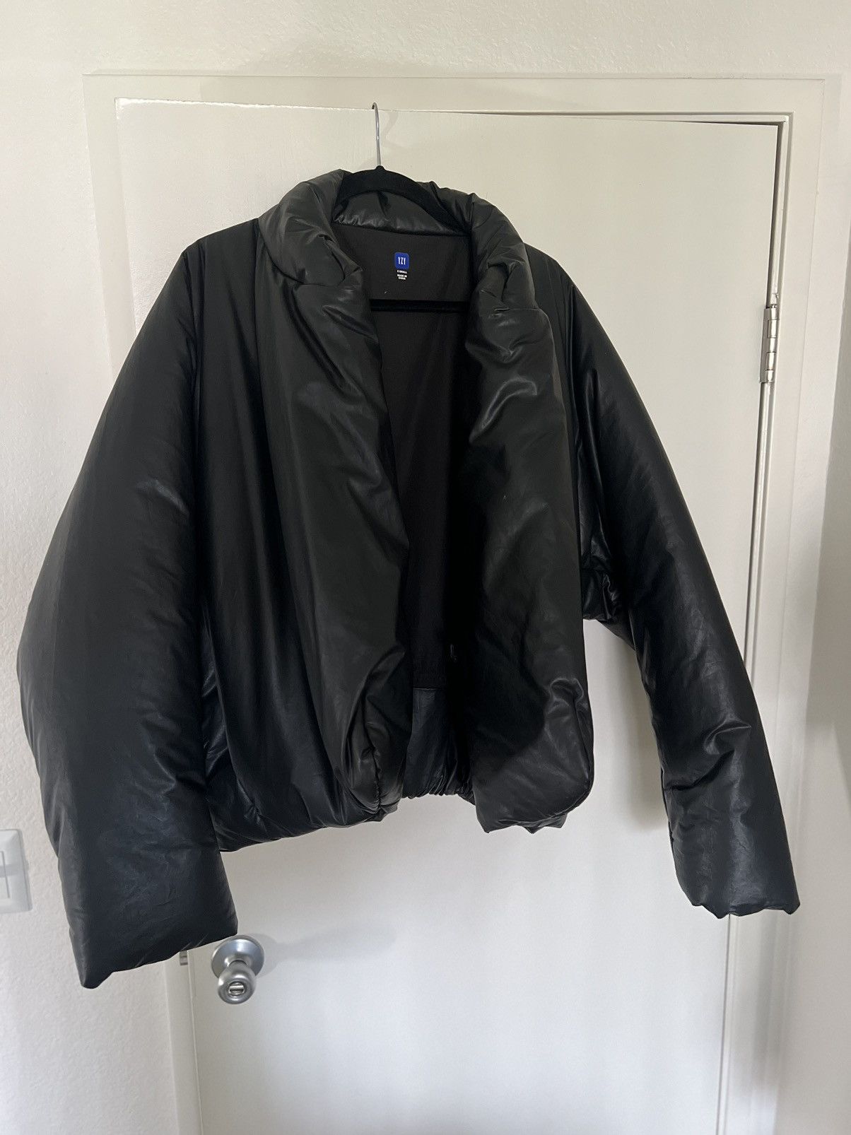yeezy gap round jacket black