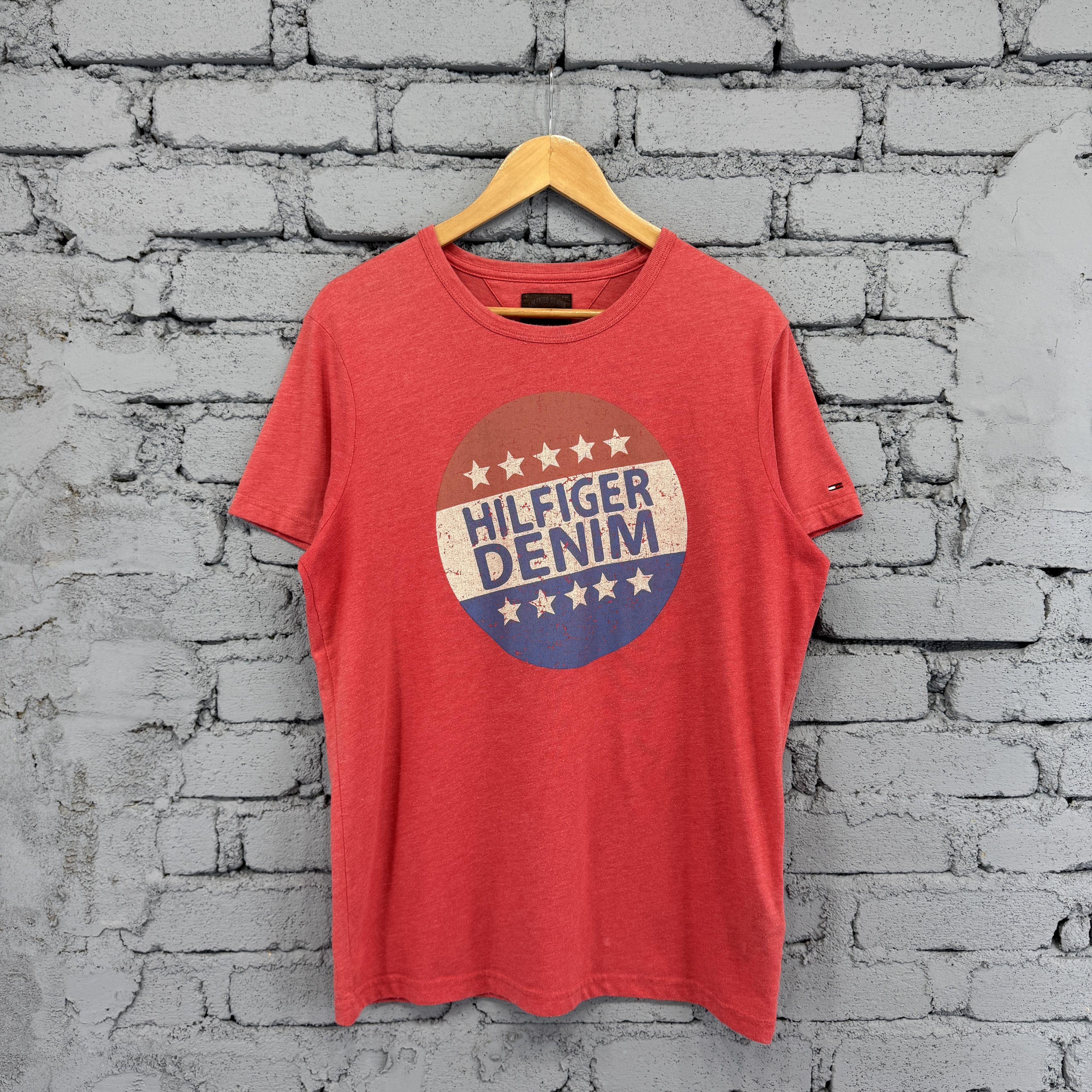 Tommy Hilfiger Tommy Hilfiger Hilfiger Denim "Stars & Stripes" Red Tshirt Size US L / EU 52-54 / 3 - 1 Thumbnail