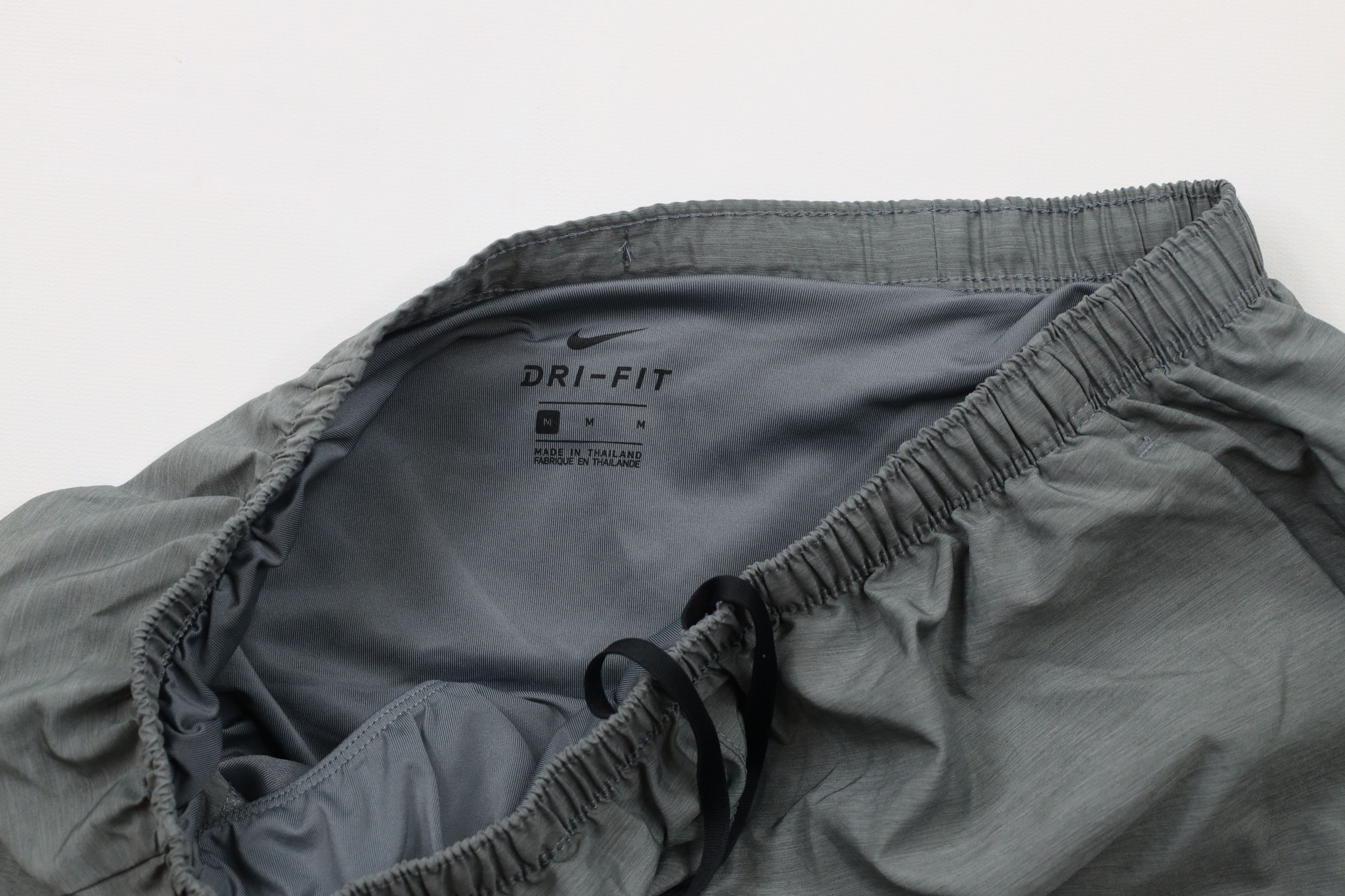 Nike × Vintage Nike Scott Mini Swoosh Reflective Above Knee Lined Shorts Size US 32 / EU 48 - 7 Thumbnail