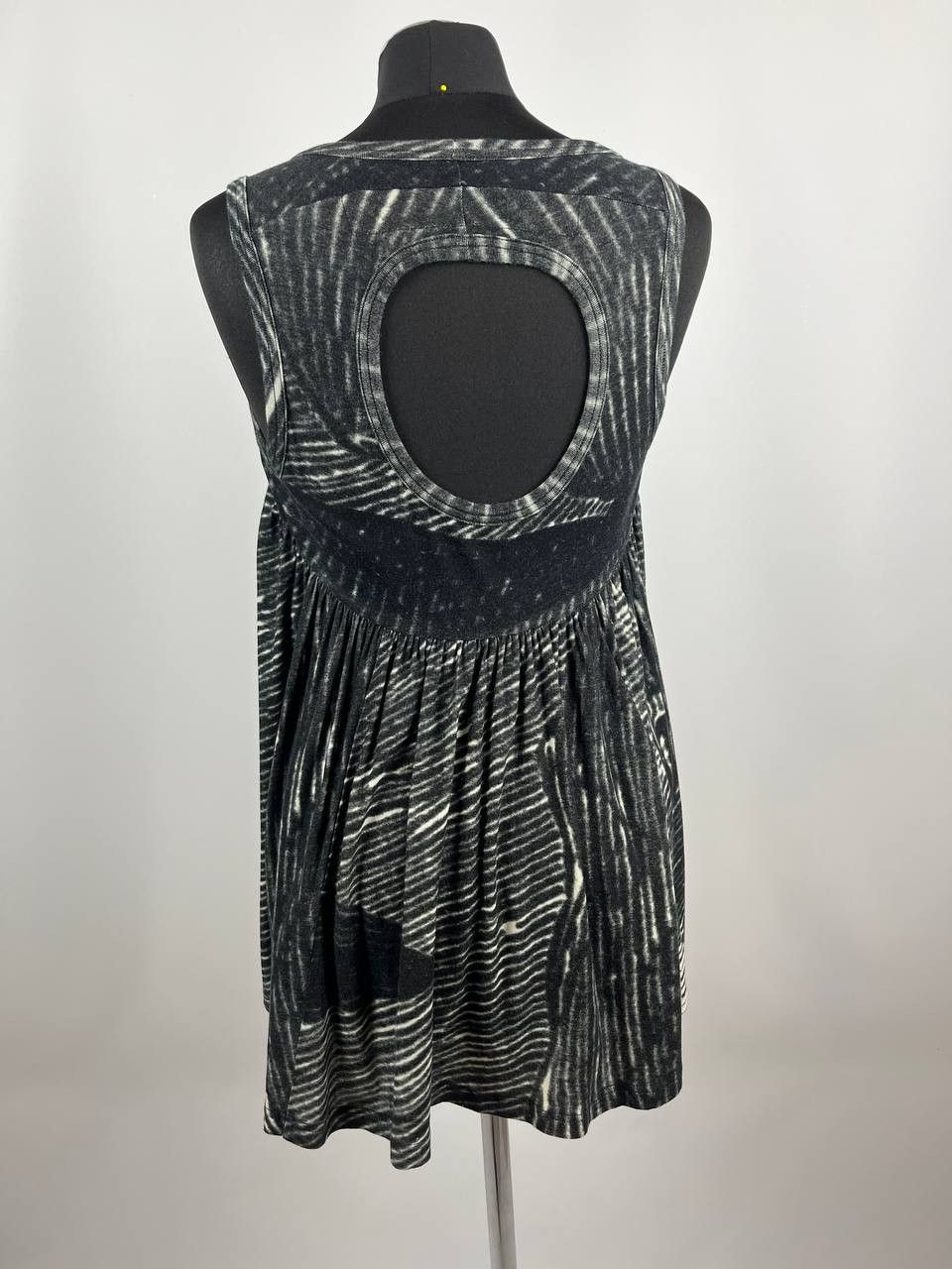 Rundholz Rundholz Avant Garde Black Stripe Tank Top Blouse Size M Size M / US 6-8 / IT 42-44 - 4 Thumbnail