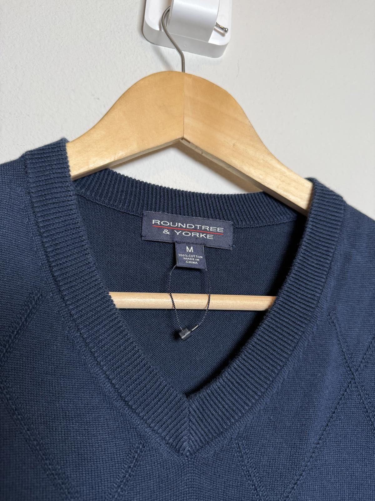 Dockers Navy Blue V-Neck Knit Sweater Vest Size US M / EU 48-50 / 2 - 3 Thumbnail