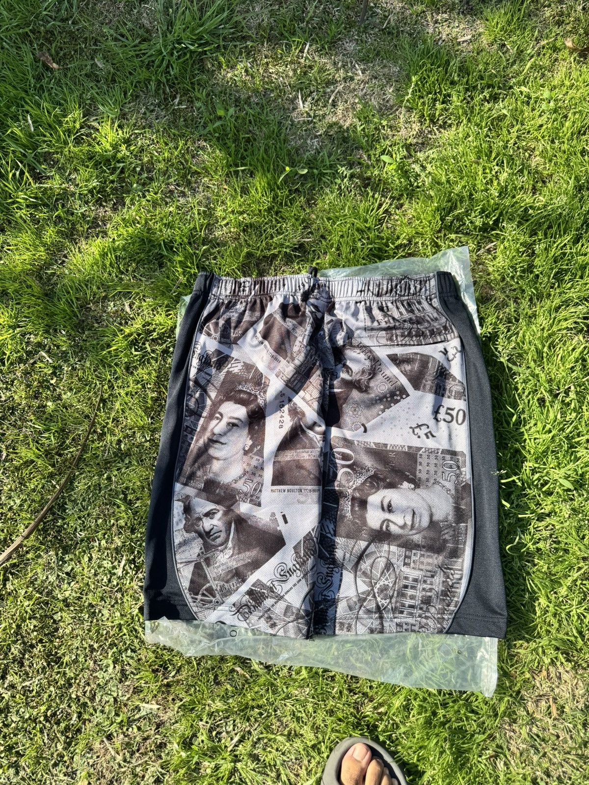Supreme Supreme Pounds Soccer Shorts Size US 32 / EU 48 - 2 Thumbnail