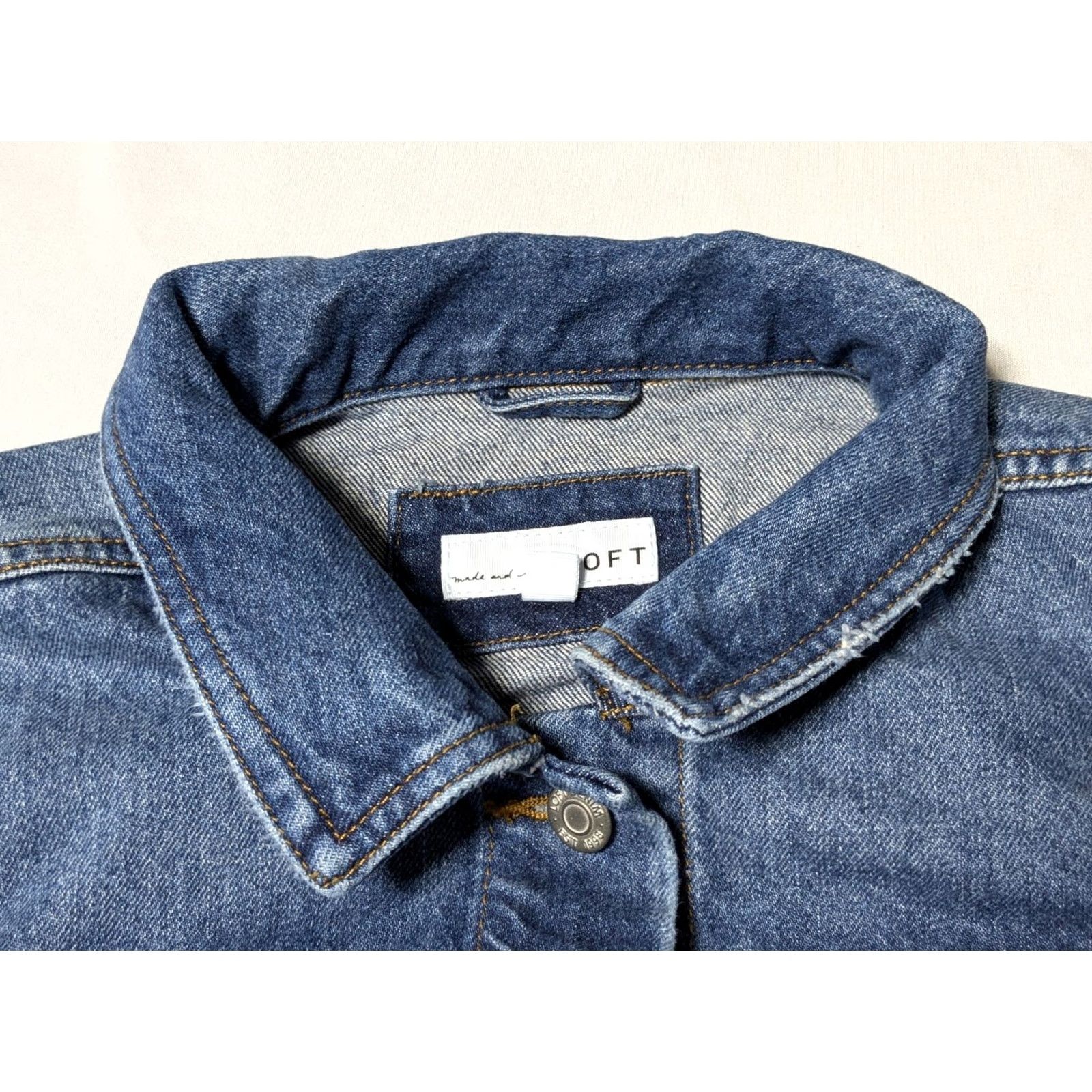 Ann Taylor LOFT Women XS Blue Stretch Denim Trucker Jacket, Regular, Button Closure, Casual, Jeans, Denims, Trucker Jacket Size 26" / US 2 / IT 38 - 3 Thumbnail