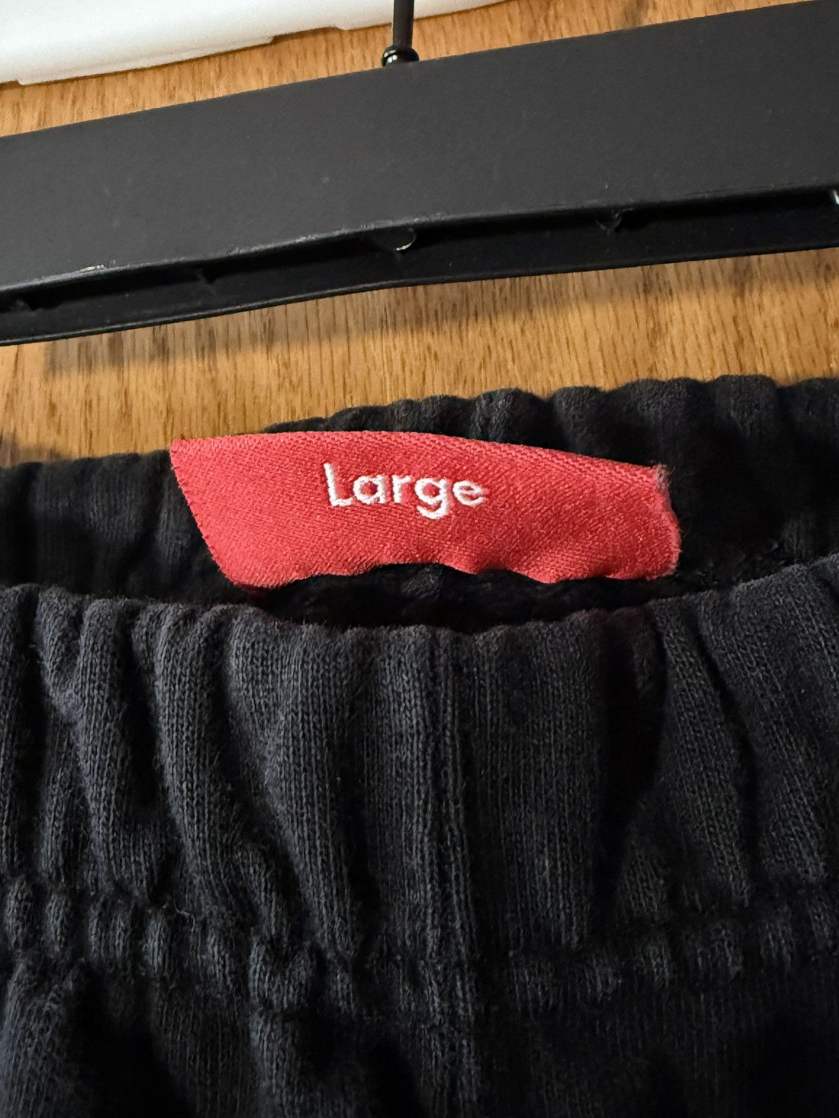 Supreme Supreme black sweatpants green/ red striped spellout size L Size US 34 / EU 50 - 3 Thumbnail