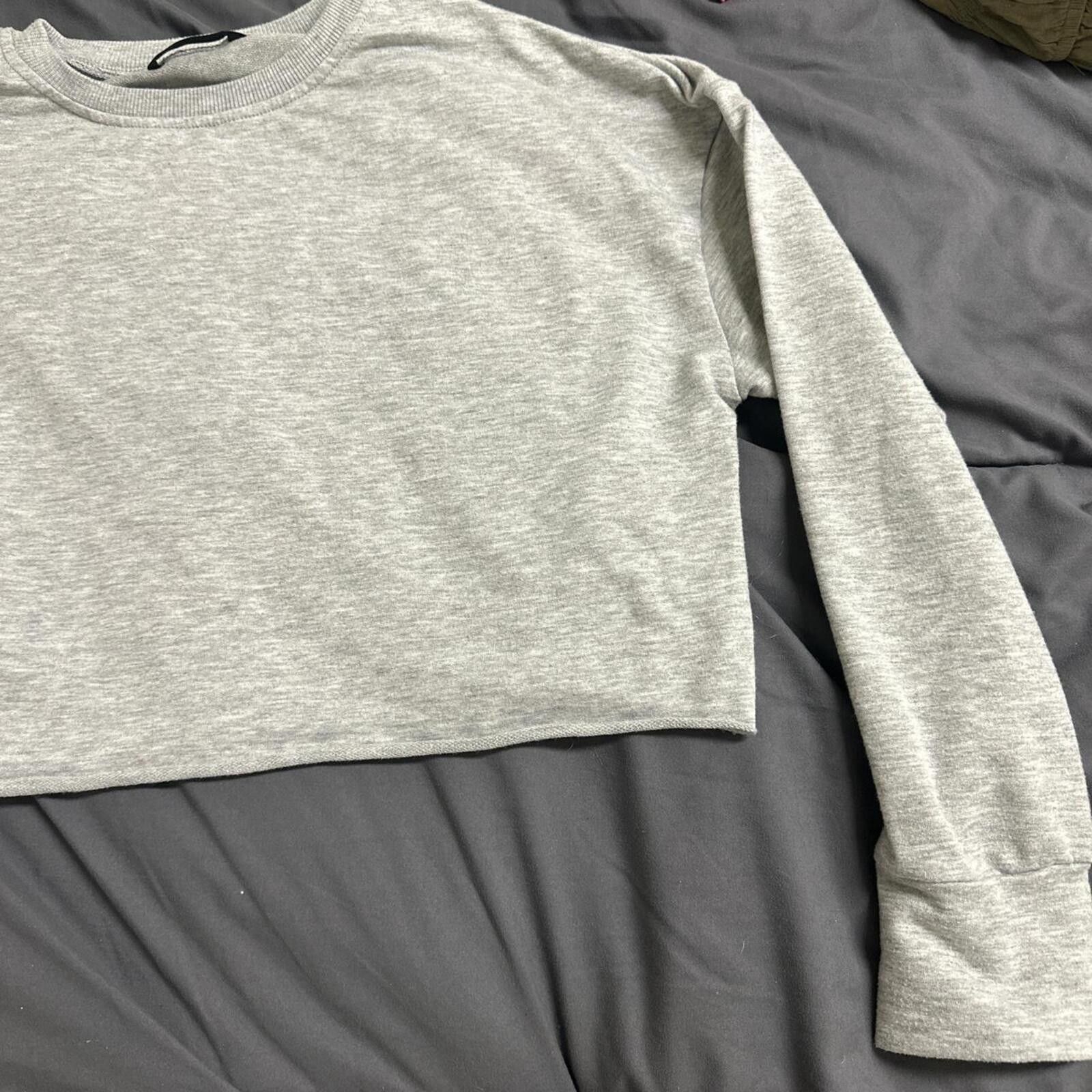 Shein Light grey long sleeve crop top Size S / US 4 / IT 40 - 2 Thumbnail