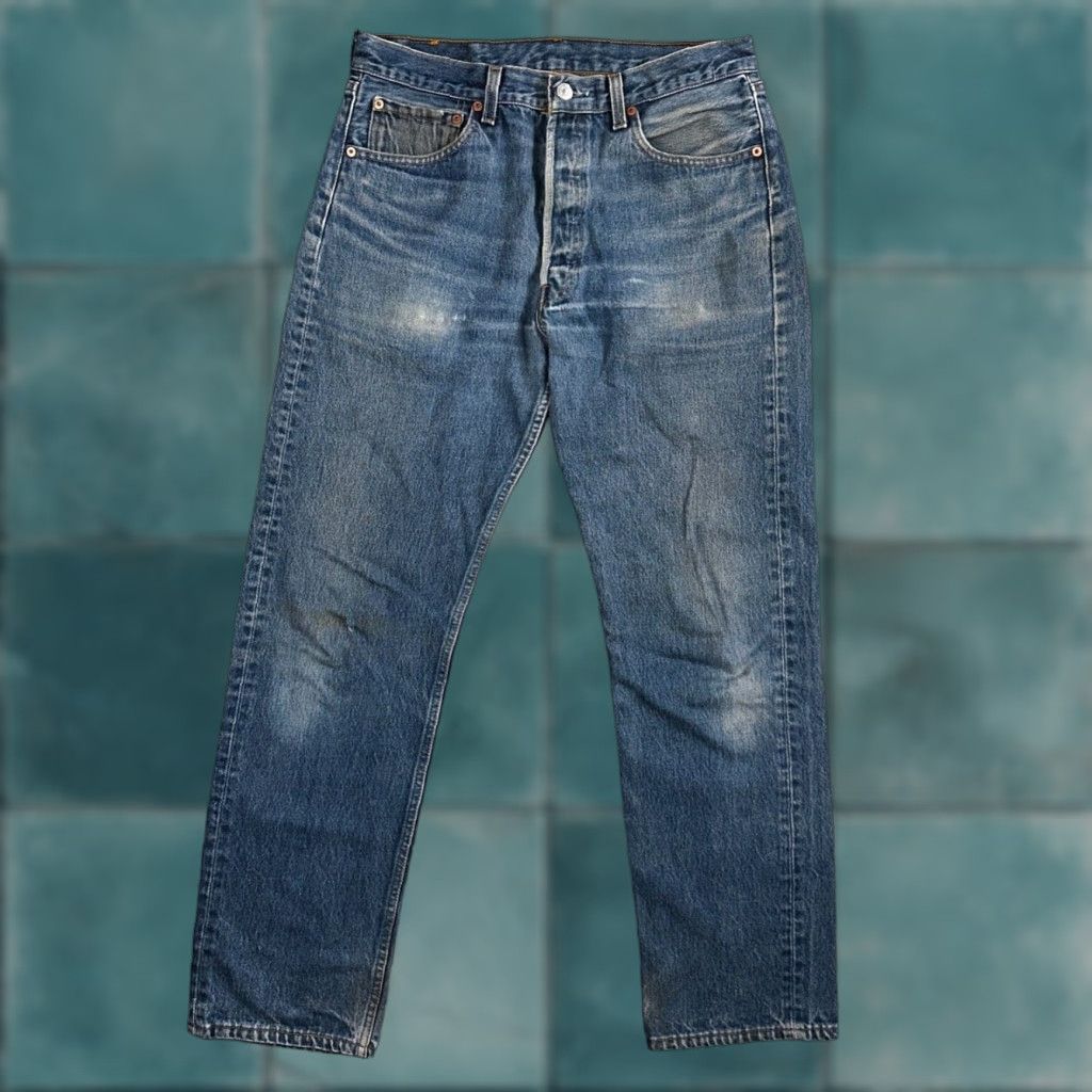 Levi's VINTAGE Levi's 501 Jeans Men Medium Wash 90s USA Straight Leg Cotton Denim 34x34 Size US 34 / EU 50 - 1 Thumbnail