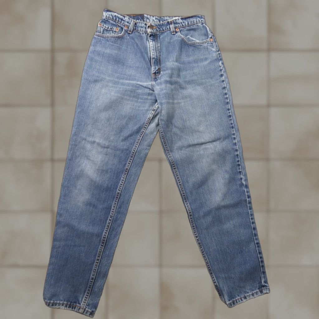 Levi's VINTAGE Levi's 550 Jeans Denim Relaxed Slim 14 Regular 32x30 Blue Womens Tapered Straight 1997 USA Size 36" / US 14 / IT 50 - 1 Thumbnail