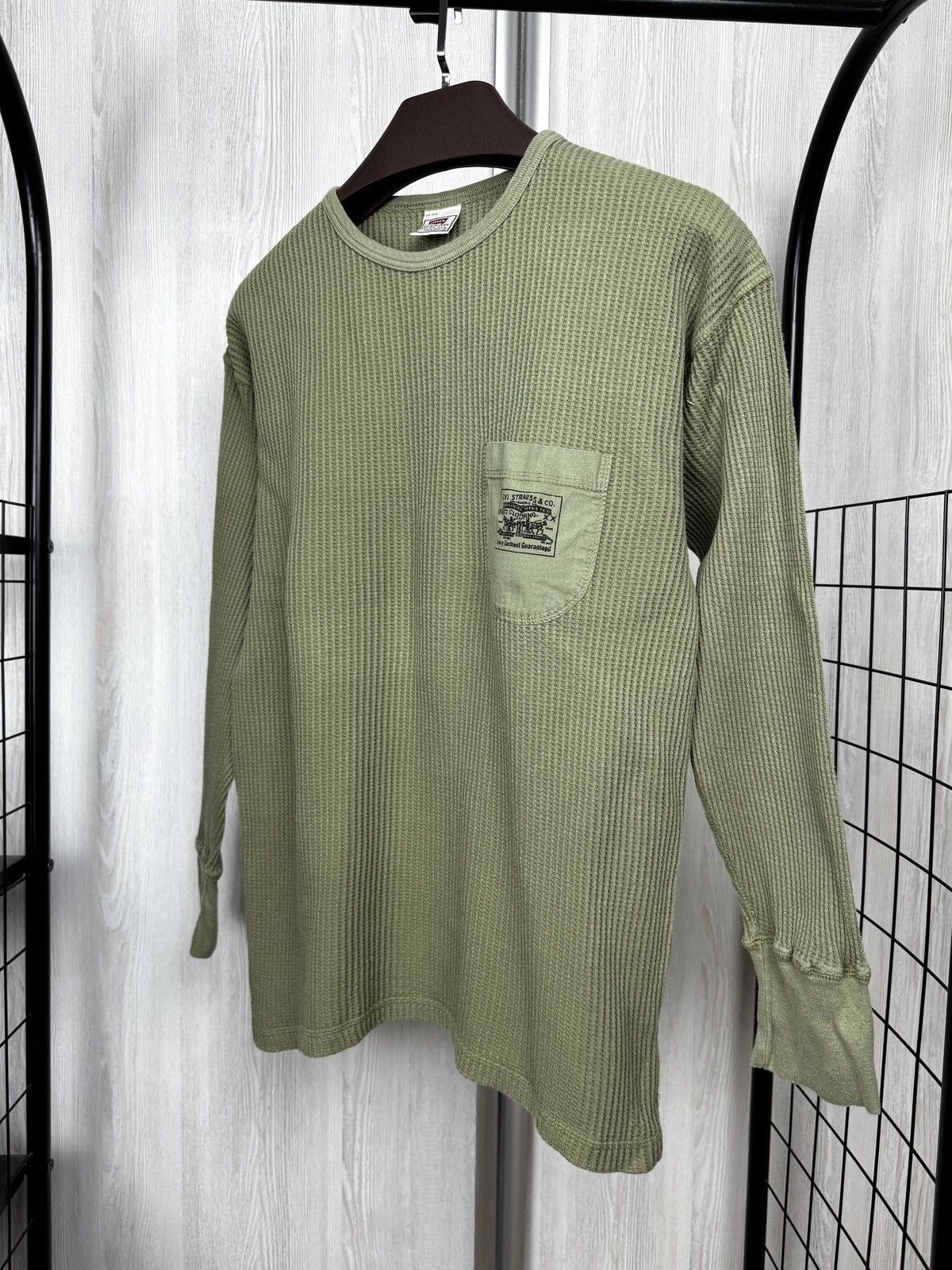 Levi's Vintage Clothing Levis vintage 90s khaki green pocket logo long sleeve tee Size US M / EU 48-50 / 2 - 6 Thumbnail