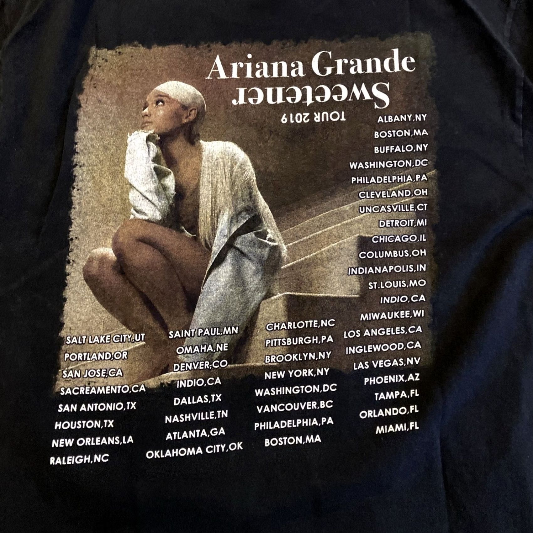 Gildan Ariana Grande Sweetener World Tour 2019 Concert T Shirt Double Sided Awesome Large L Size US L / EU 52-54 / 3 - 5 Thumbnail