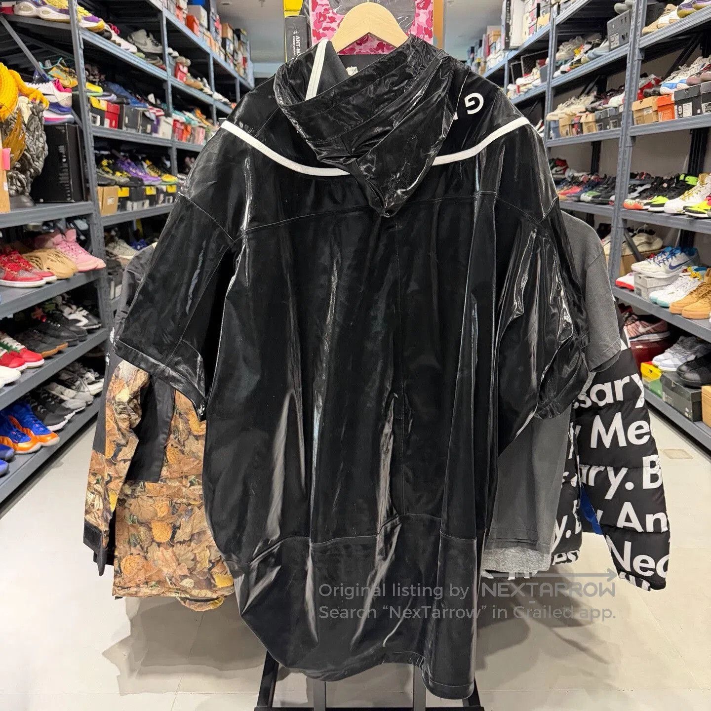 Givenchy Givenchy Black Short-Sleeve Coat. Size US M / EU 48-50 / 2 - 2 Thumbnail