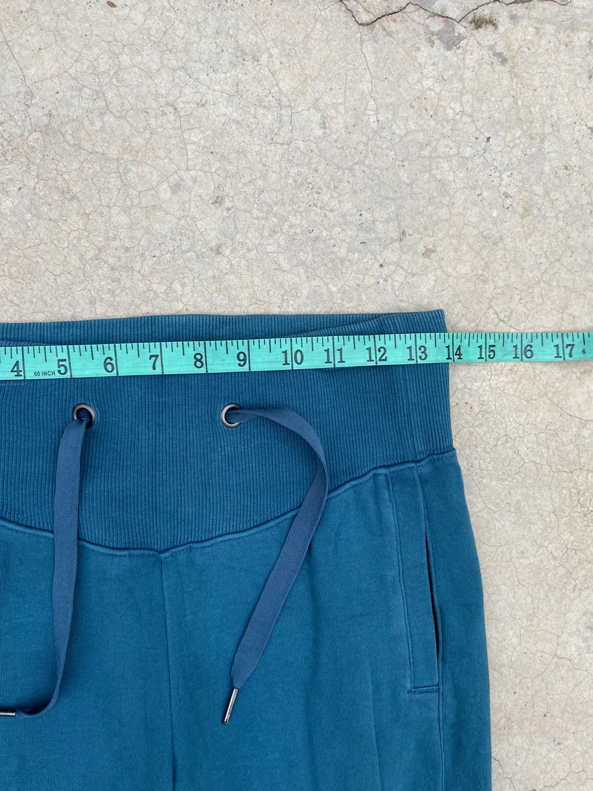 Alexander McQueen × Puma Puma X Alexnder Mc Queen jogger pants 3 quarter Size US 28 / EU 44 - 7 Thumbnail
