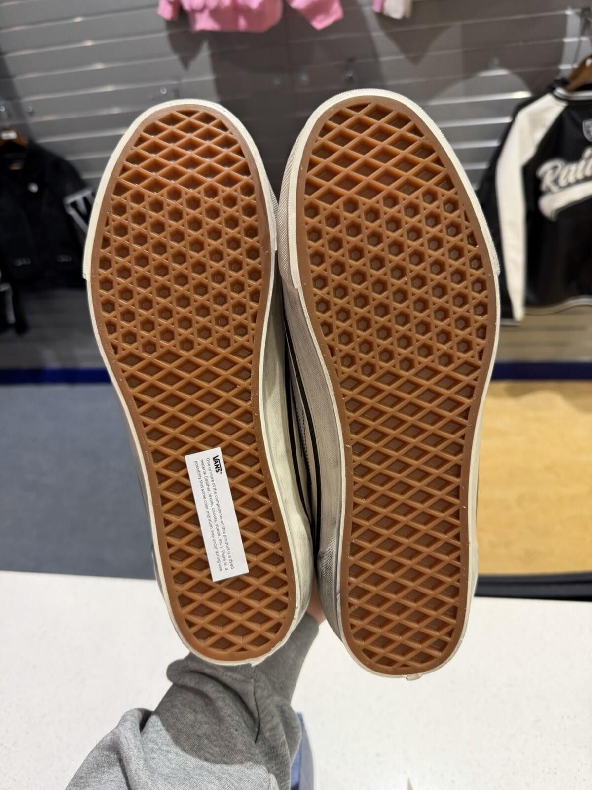 Vans Vans Old Skool 36 Flame Archive Pack Marshmallow (9) NEW Size US 9 / EU 42 - 11 Thumbnail