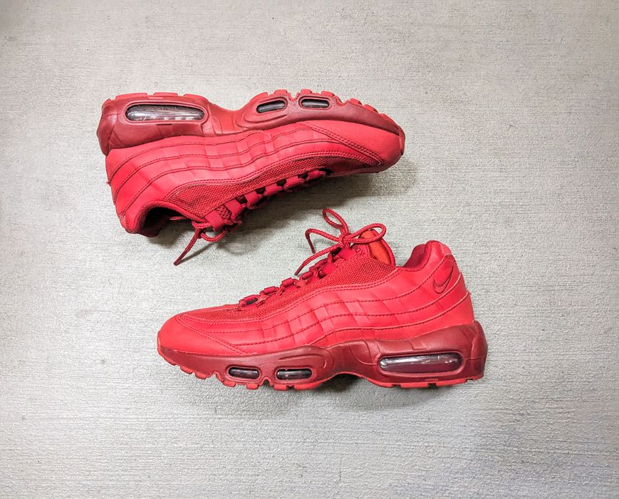 Nike air max 95 hotsell triple red