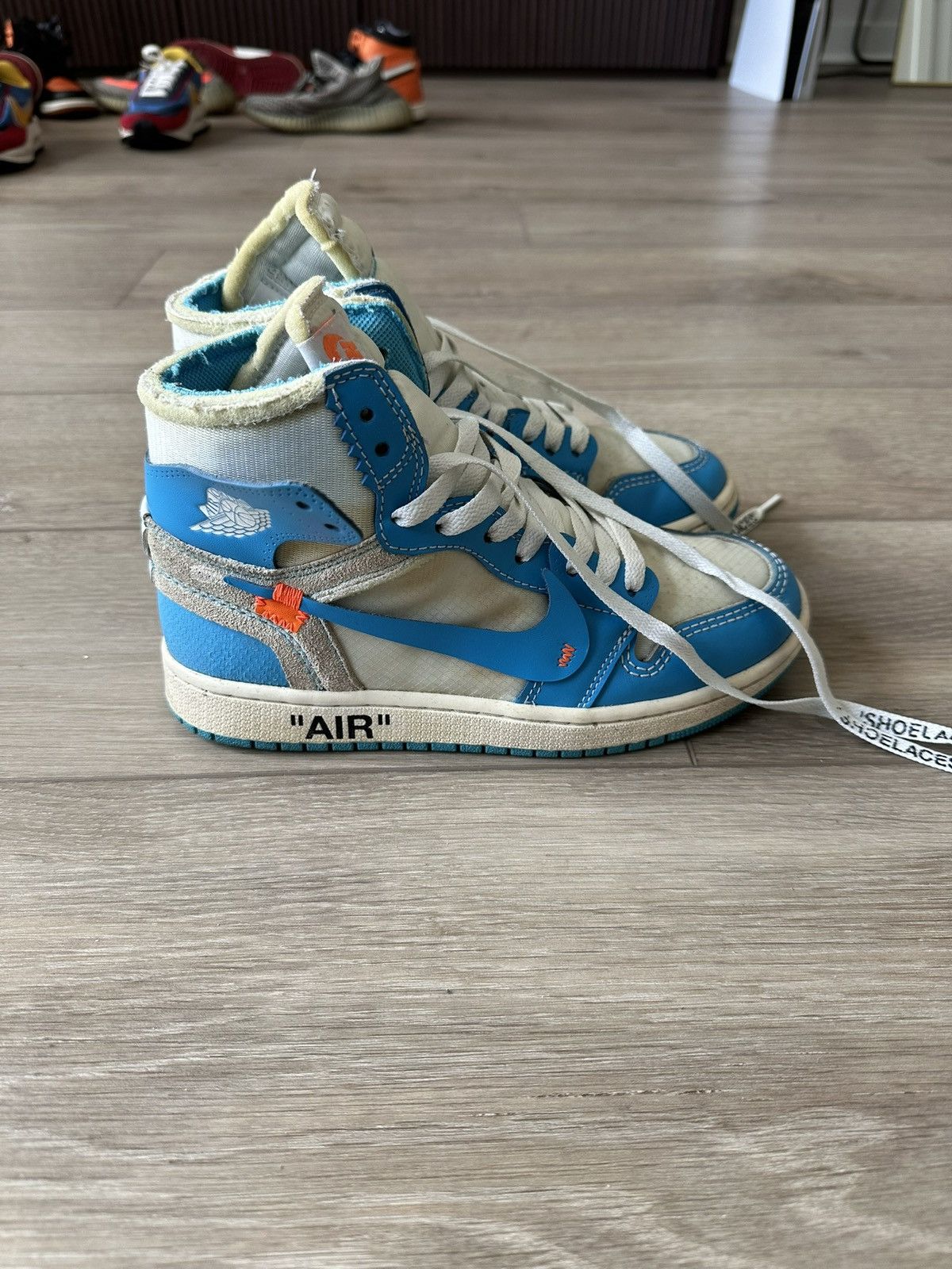 Jordan Brand × Off-White Jordan 1 Retro OG x Off-White High UNC Sz 6 Size US 6 / EU 39 - 2 Thumbnail