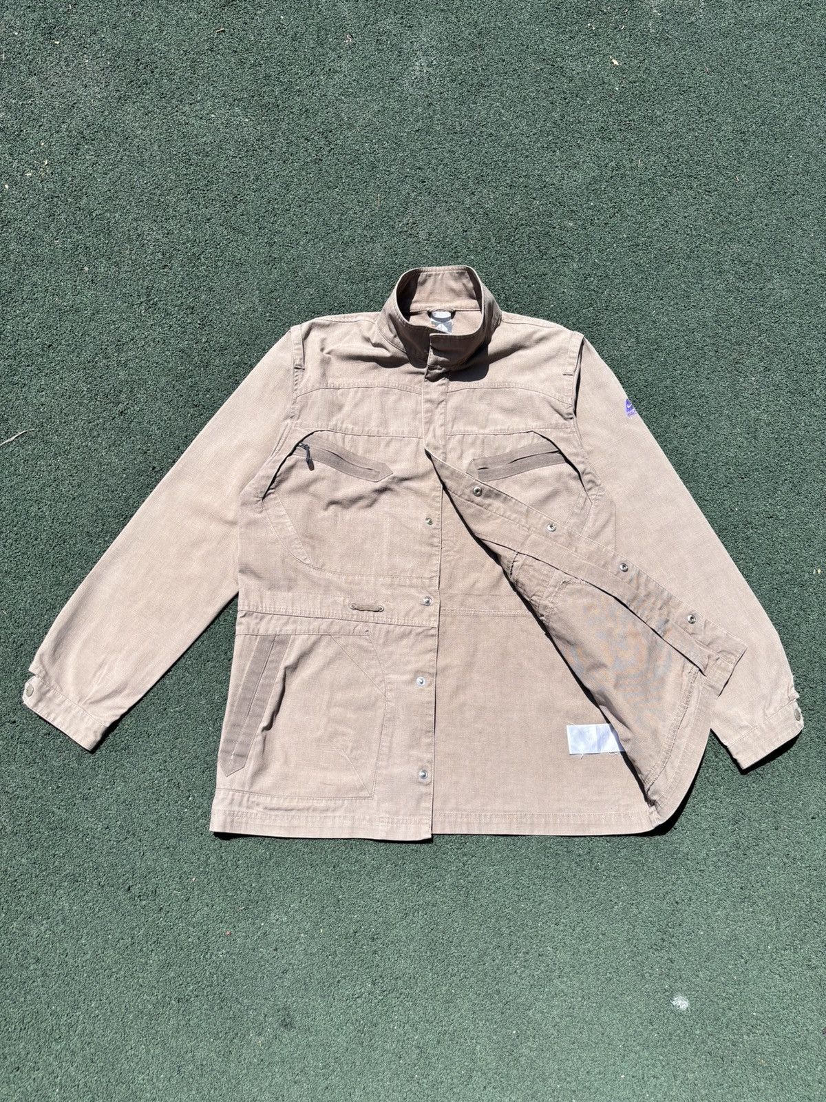 Nike ACG Vintage Nike ACG Jacket Size US L / EU 52-54 / 3 - 1 Thumbnail