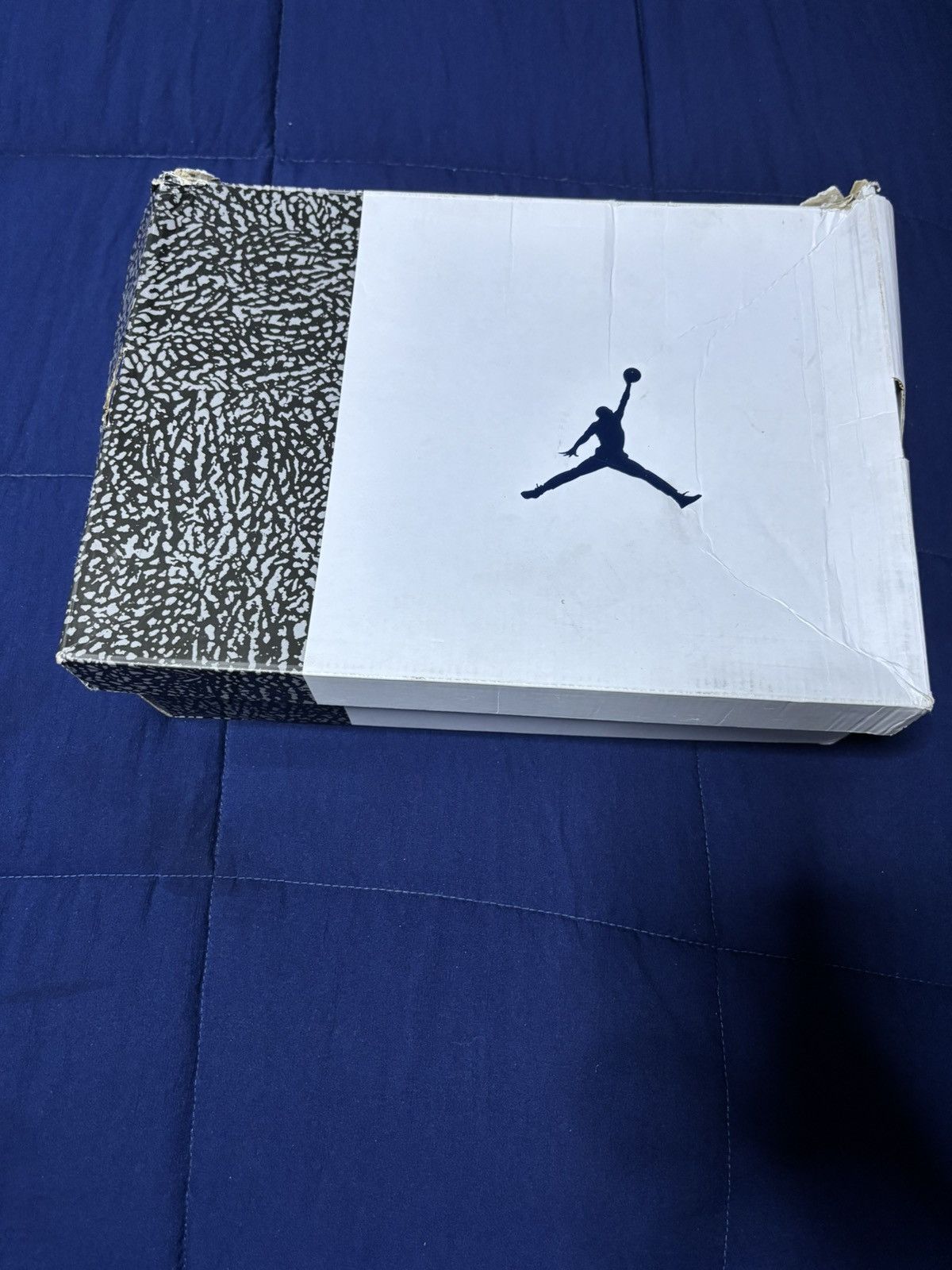 Jordan Brand Air Jordan 3 Retro Midnight Navy 2023 Size 11 Size US 11 / EU 44 - 9 Thumbnail