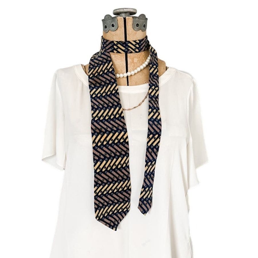 Vicky Davis × Vintage Vicky Davis "Light Up" cigar vintage 100% silk tie 4" w Size ONE SIZE - 6 Thumbnail