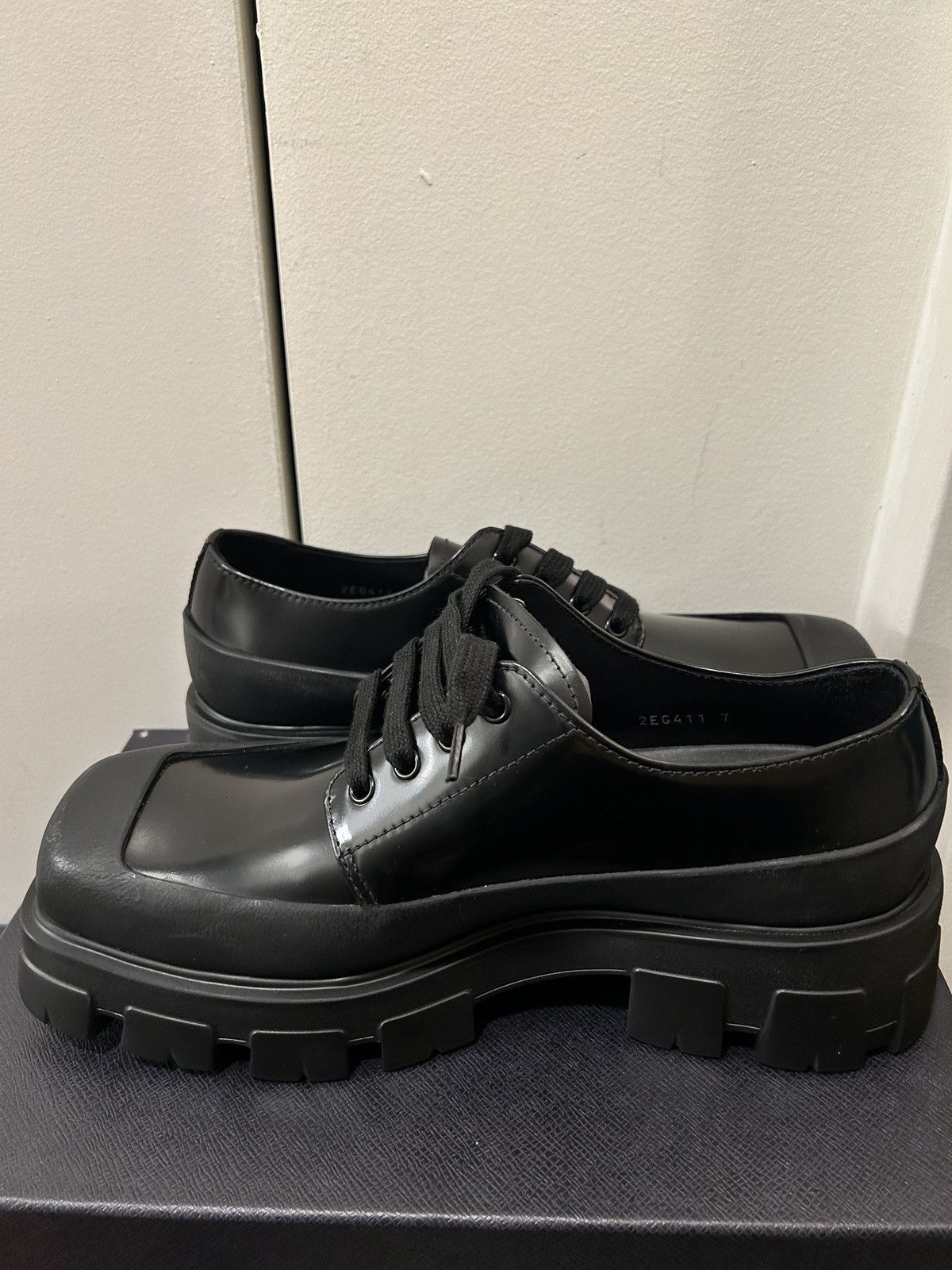 Prada PRADA BRUSHED LEATHER DERBY SHOES BLACK 2EG411-055-F0002 Size US 7 / EU 40 - 5 Thumbnail