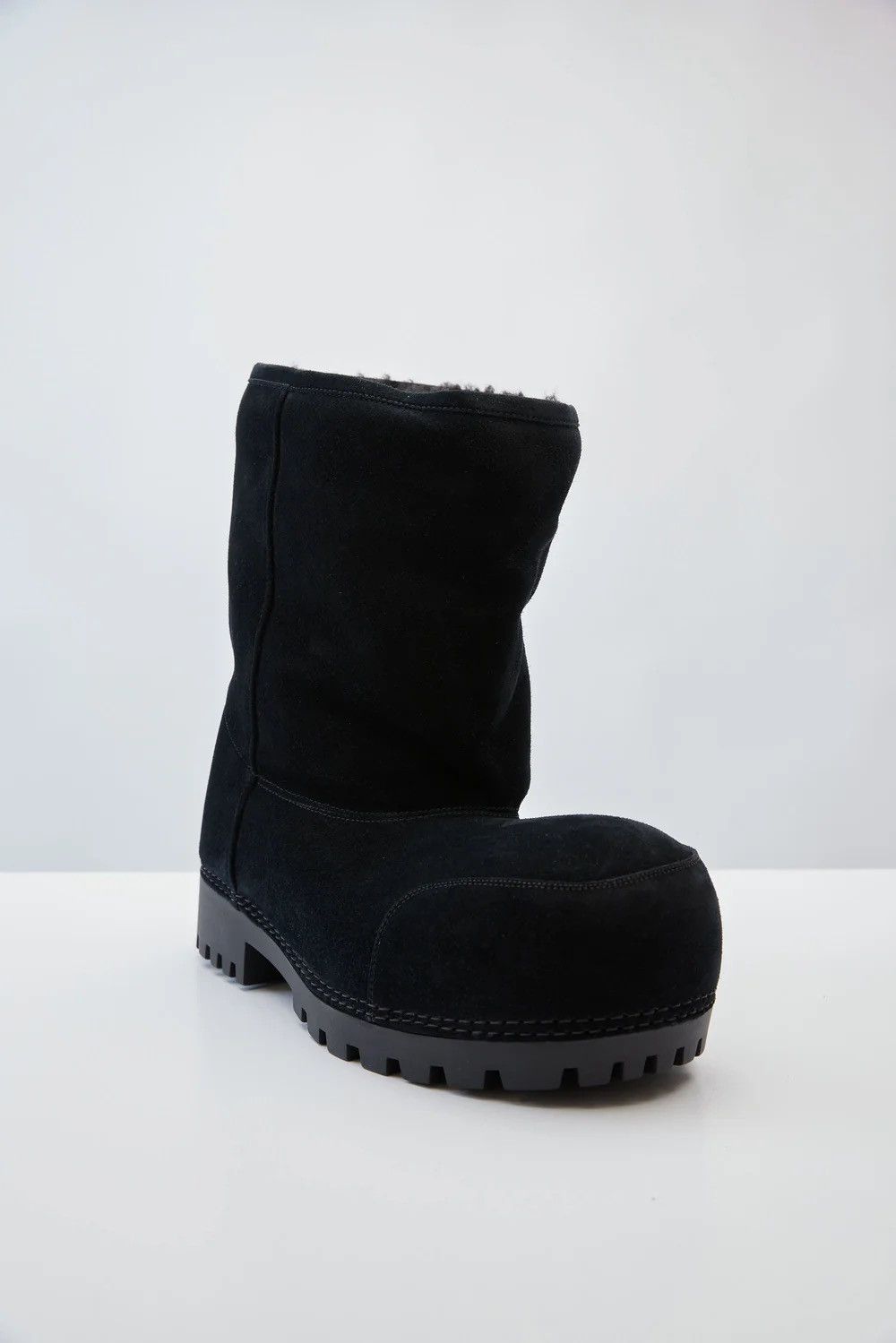 Balenciaga Balenciaga Alaska Boot in Black Size US 10 / EU 43 - 1 Thumbnail