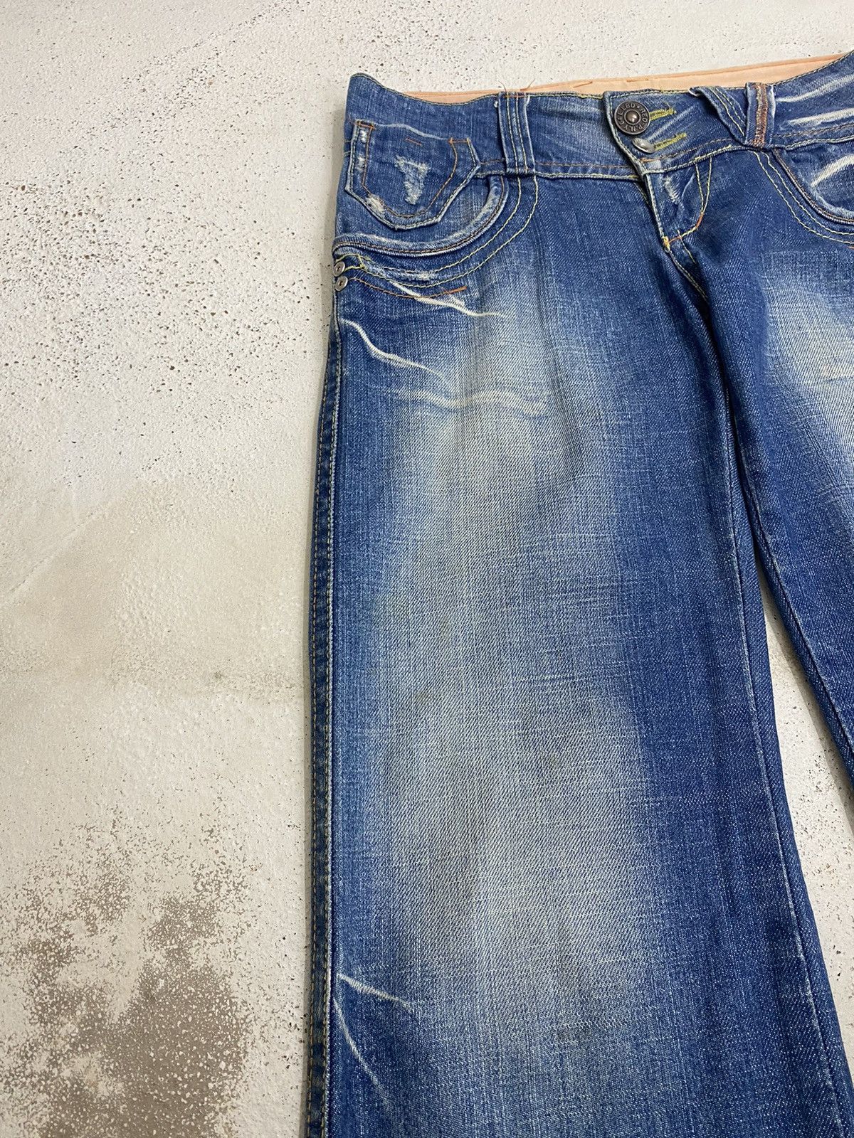 Japanese Brand × Le Grande Bleu (L.G.B.) Flare Red Pepper Jean Japan Unisex Mud Washed Upper Clawn Size US 29 - 7 Thumbnail