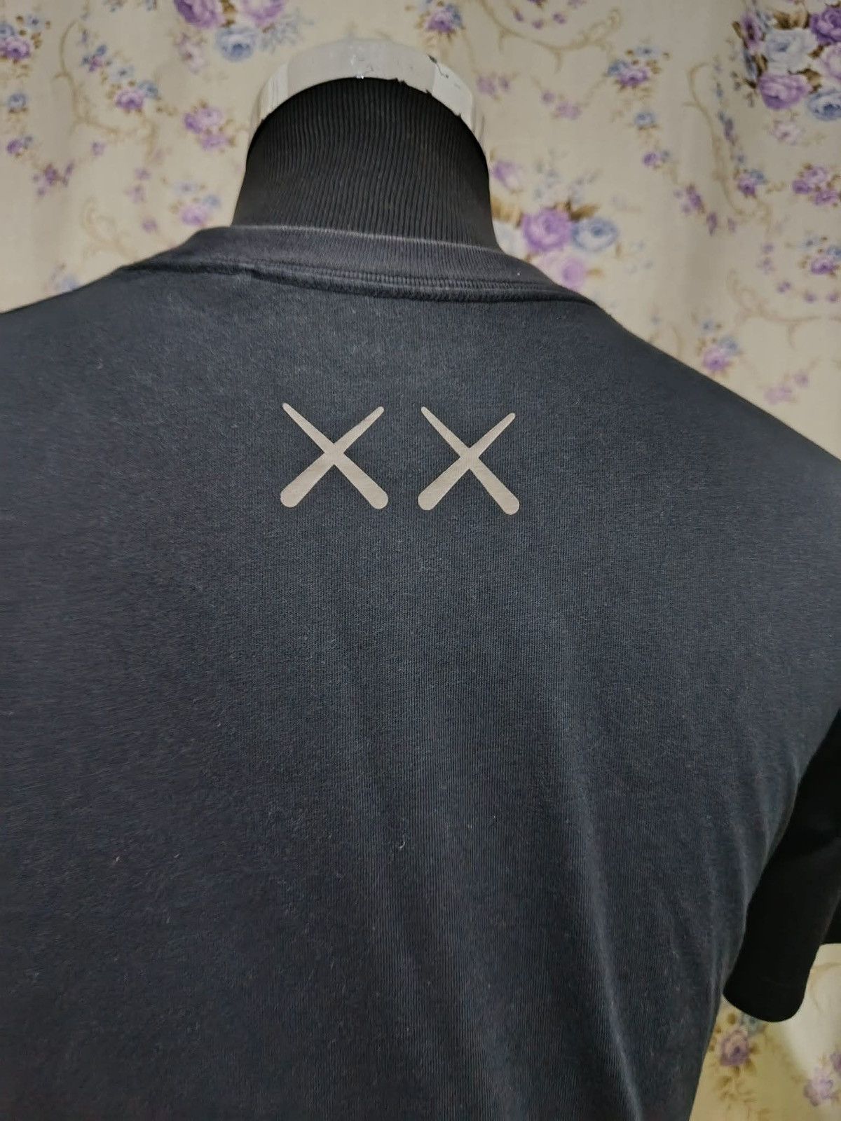 Kaws × Uniqlo Rare collabration uniqlo x kaws tee Size US S / EU 44-46 / 1 - 3 Thumbnail