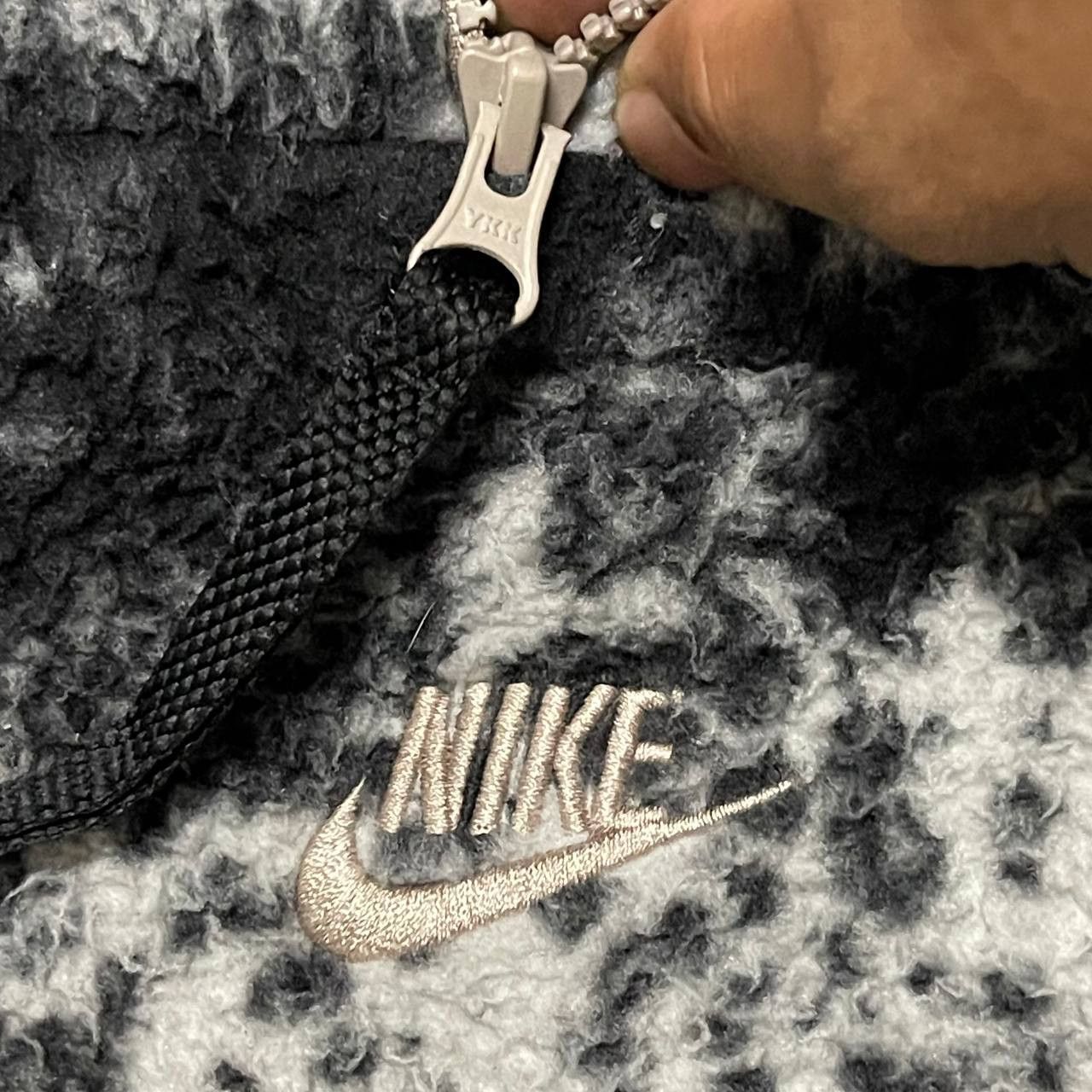 Nike Nike Center Swoosh Embroidery Hooded Pullover Jacket Size US L / EU 52-54 / 3 - 6 Thumbnail