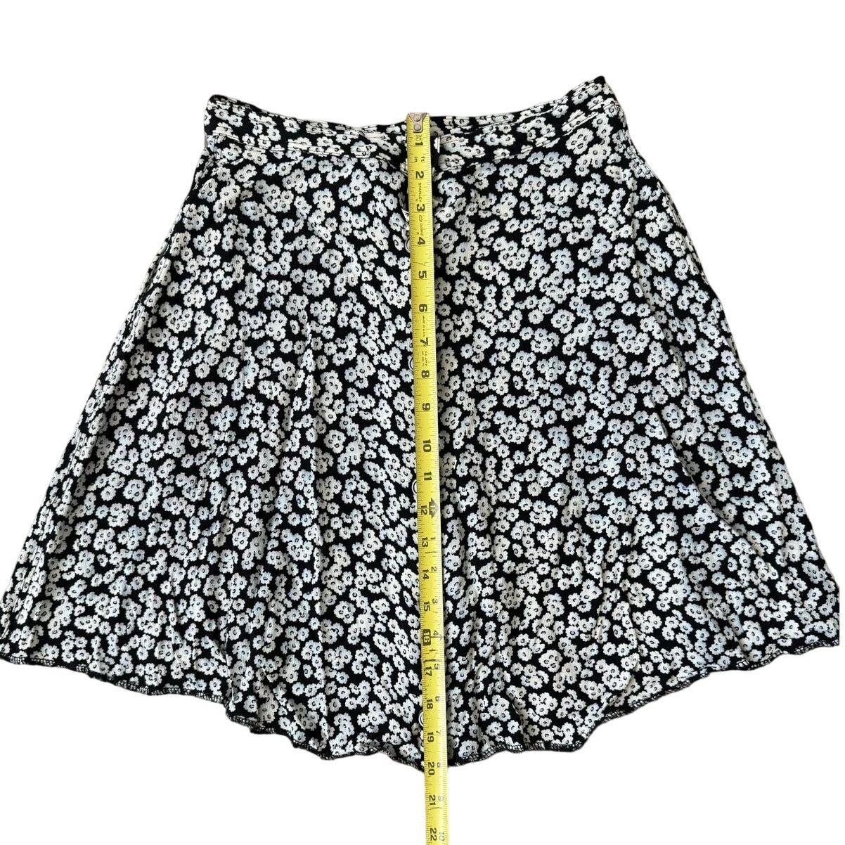 Anne Klein Vintage Anne Klein II Black/White Floral Flowy Skirt Size 30" / US 8 / IT 44 - 5 Thumbnail