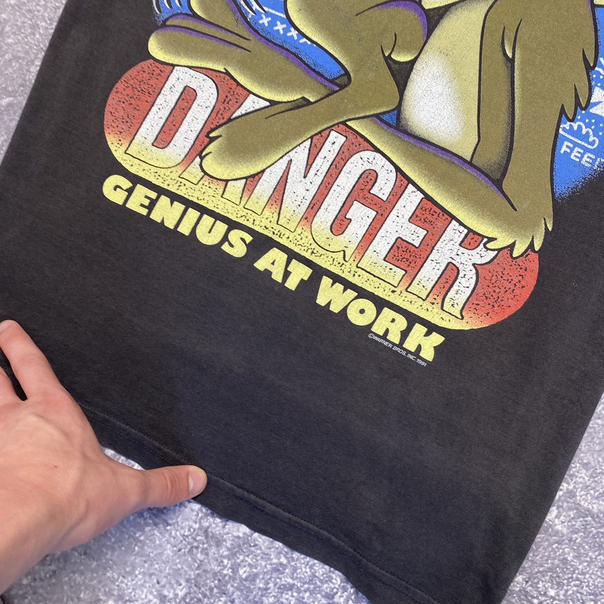 Cartoon Network Vintage Warner Bros Danger 1991 big graphic cartoon tee Size US XL / EU 56 / 4 - 14 Thumbnail