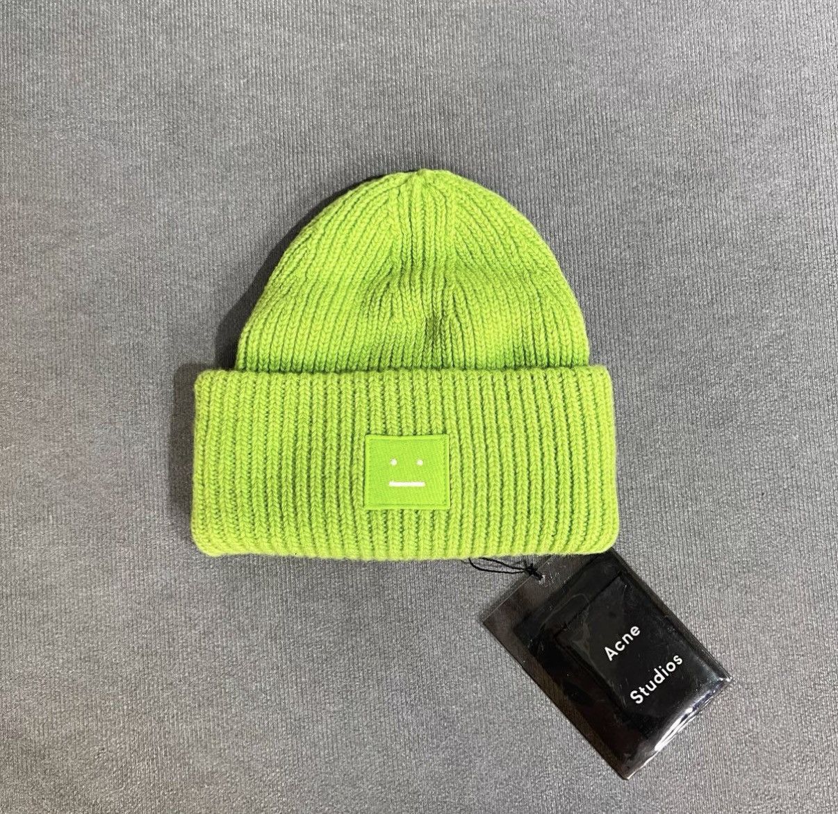 Acne Studios Acne Studios Green Smiley Face Logo Knit Beanie Size ONE SIZE - 1 Thumbnail
