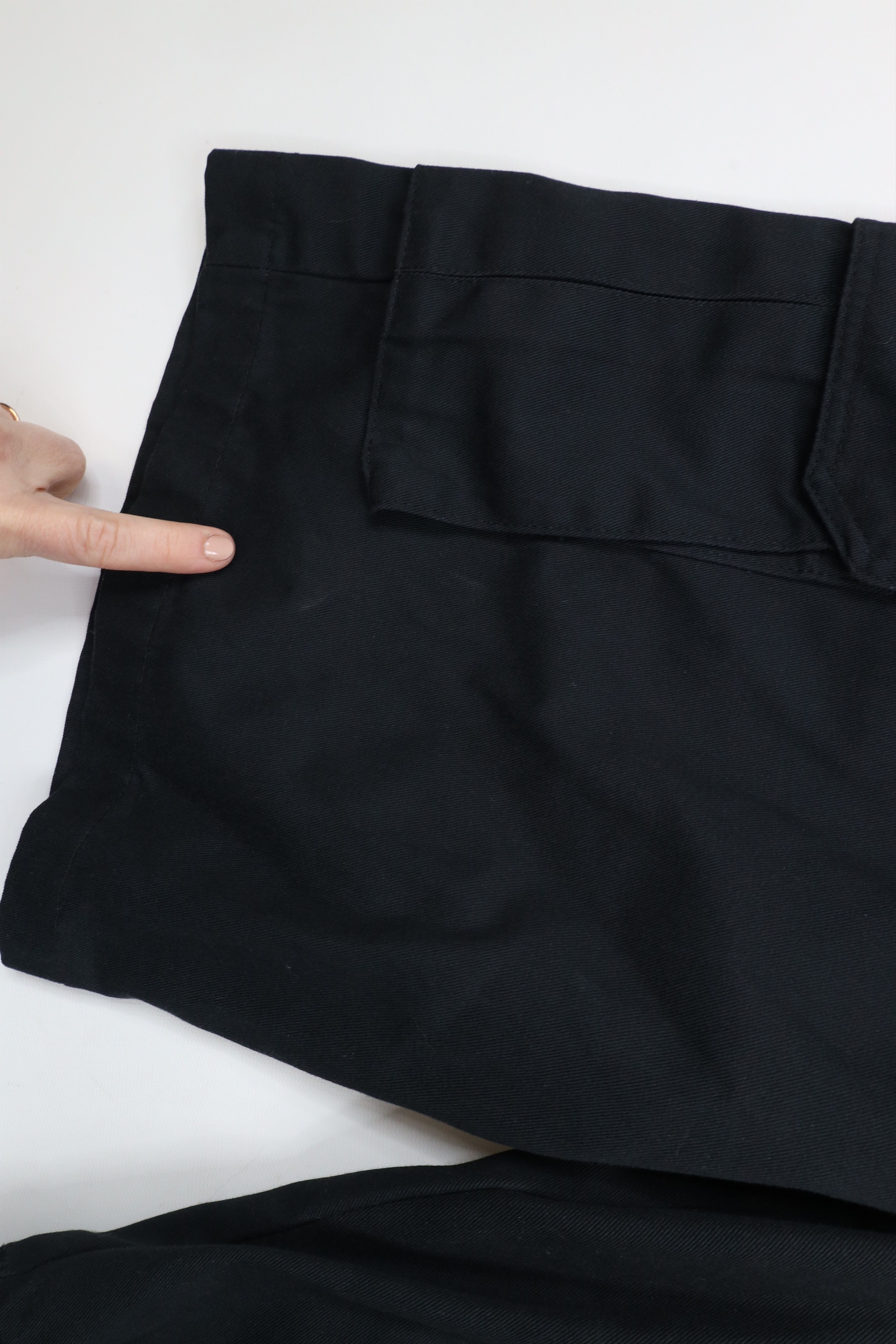 Dickies × Vintage Vintage Y2K Dickies Spell Out Loose Fit Cargo Shorts Black Size US 34 / EU 50 - 6 Thumbnail