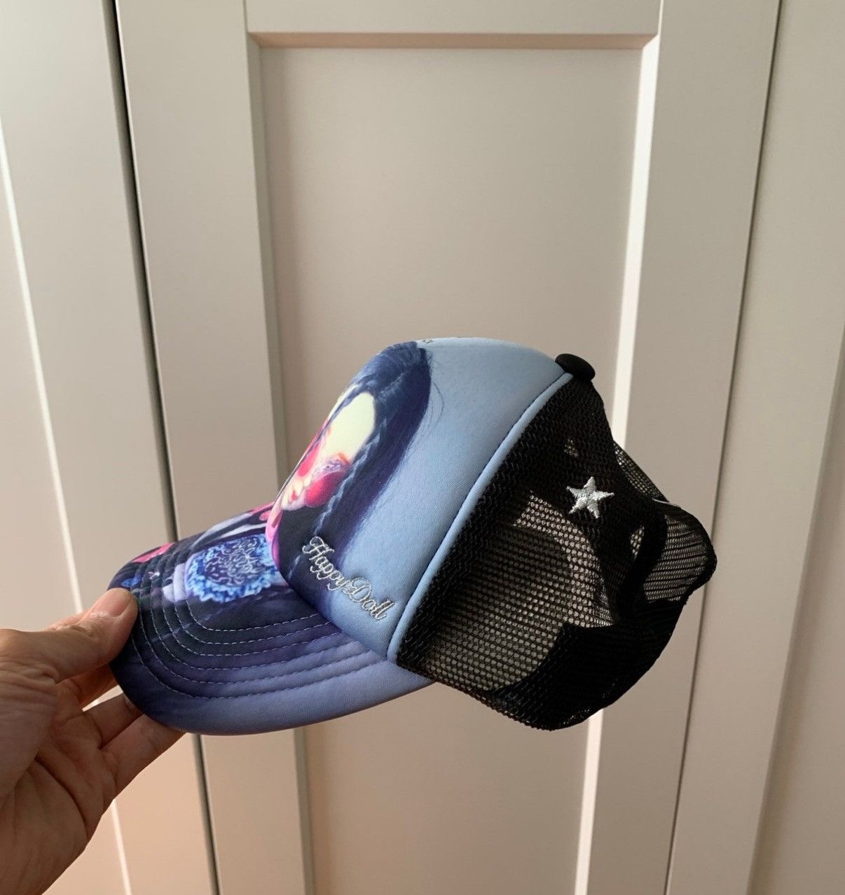 Happy99 Doll Trucker Hat メッシュキャップ Happy99 Doll Trucker Hat メッシュキャップ