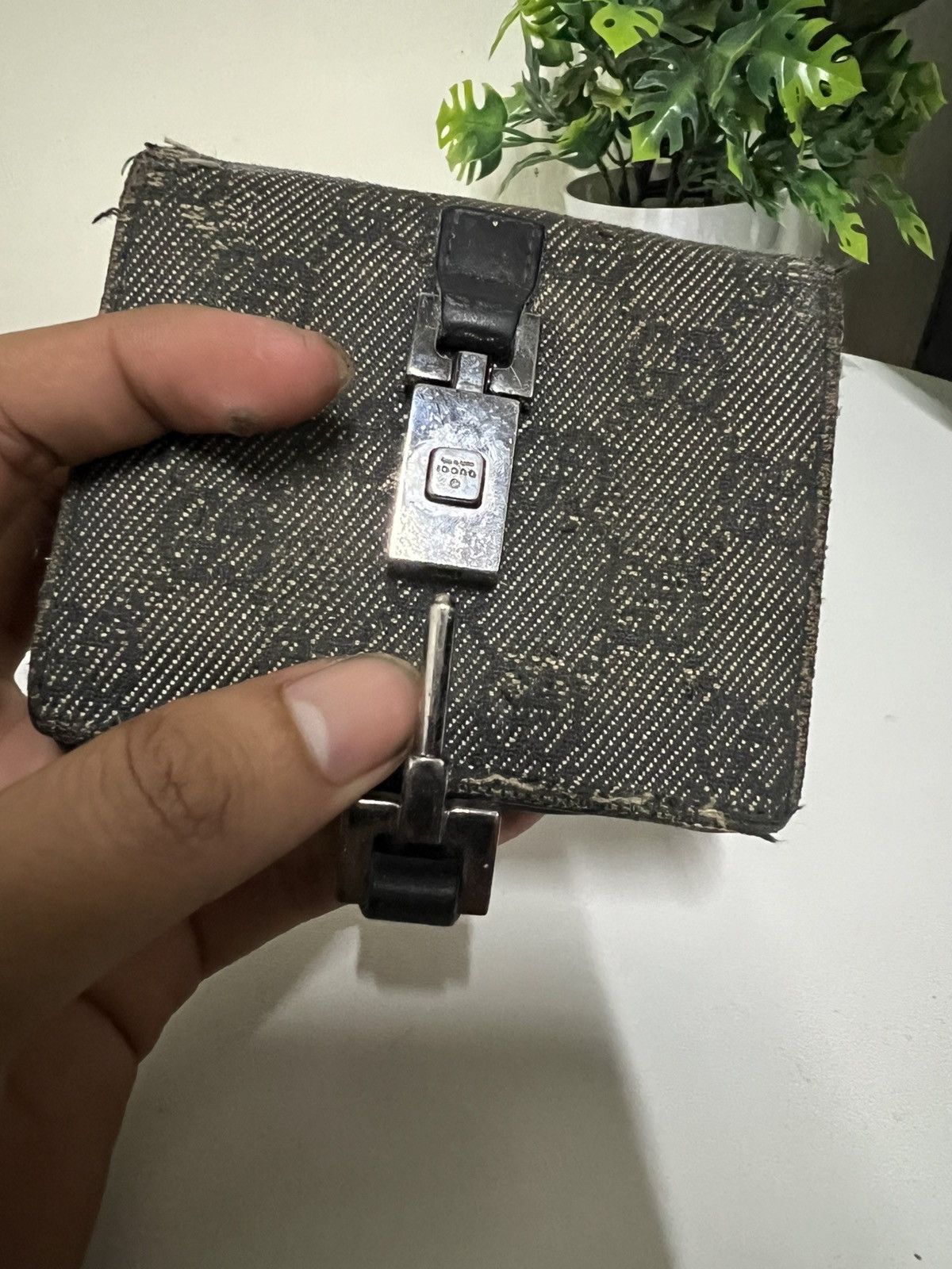 Gucci × Vintage Vintage Gucci Wallet Distresses Size ONE SIZE - 8 Thumbnail