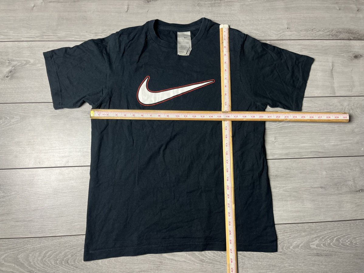 Nike Vintage Nike Tshirt Swoosh 2000s size Large Size US L / EU 52-54 / 3 - 5 Thumbnail