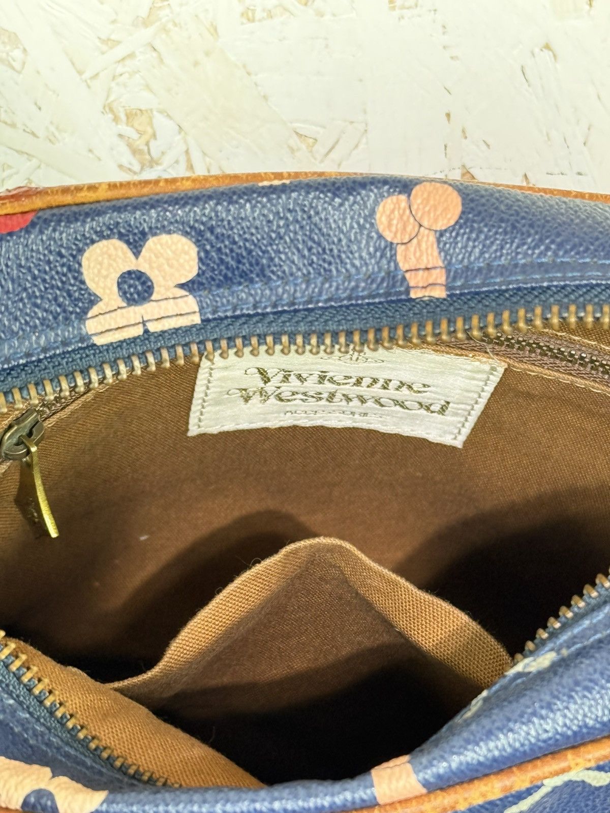 Vivienne Westwood Vivienne Westwood Gold Label Monogram Crossbody Shoulder Bag Size ONE SIZE - 13 Thumbnail