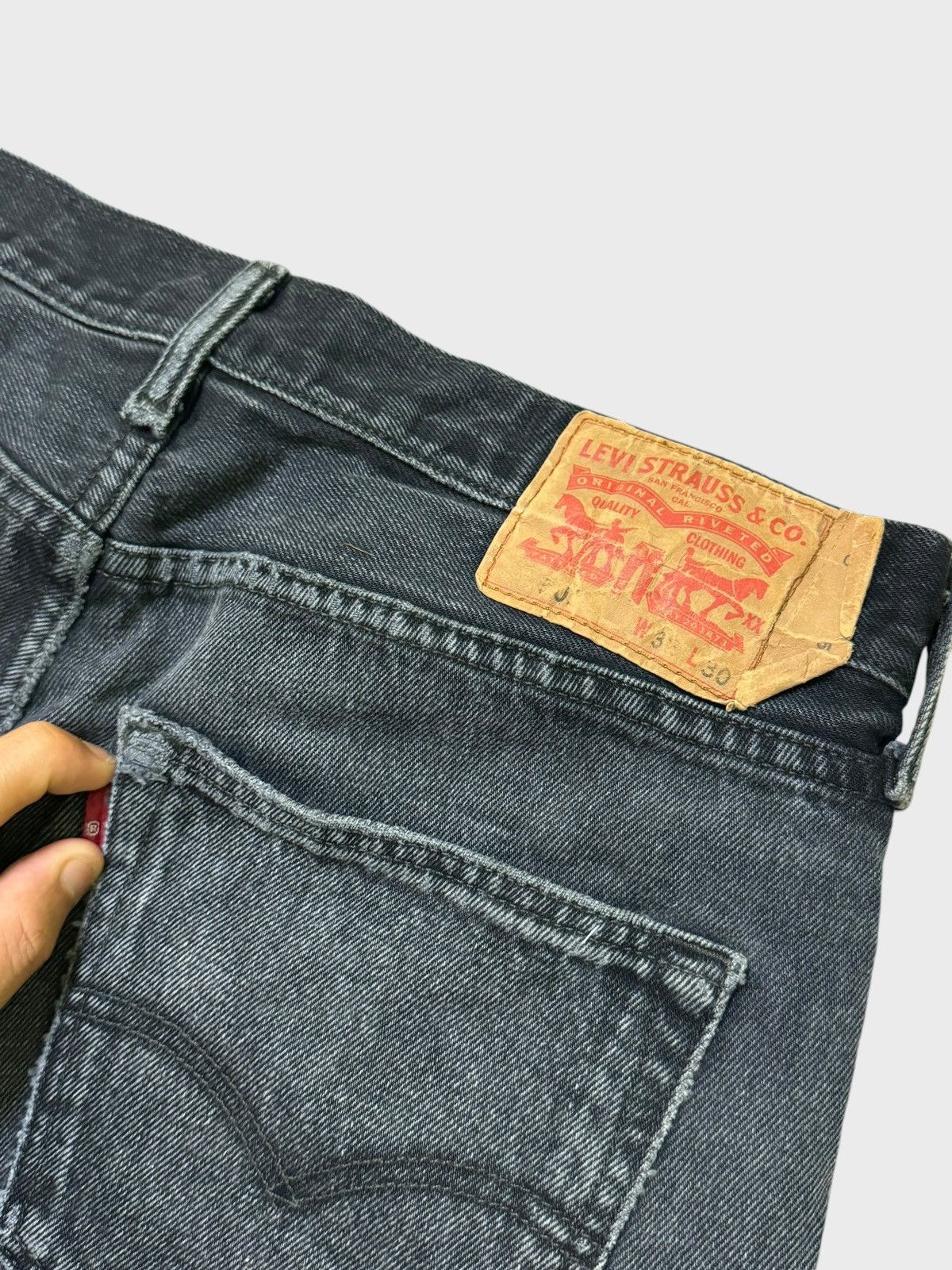Levi's Vintage Levi's 501 Black Faded Distressed Denim Jeans Size US 32 / EU 48 - 15 Thumbnail