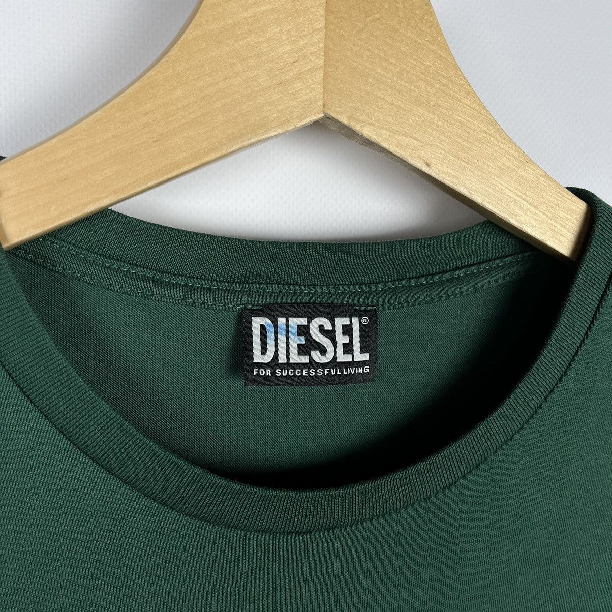 Diesel Designer Diesel diegos y2k big logo T Shirt Size US L / EU 52-54 / 3 - 3 Thumbnail