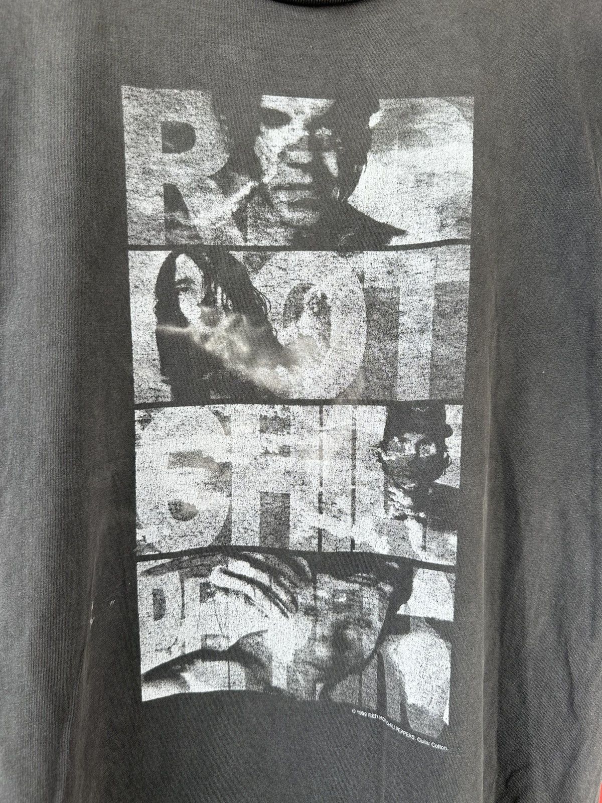 Band Tees Faded Vintage 90s Red Hot Chili Papers Californication Tee Size US L / EU 52-54 / 3 - 3 Thumbnail